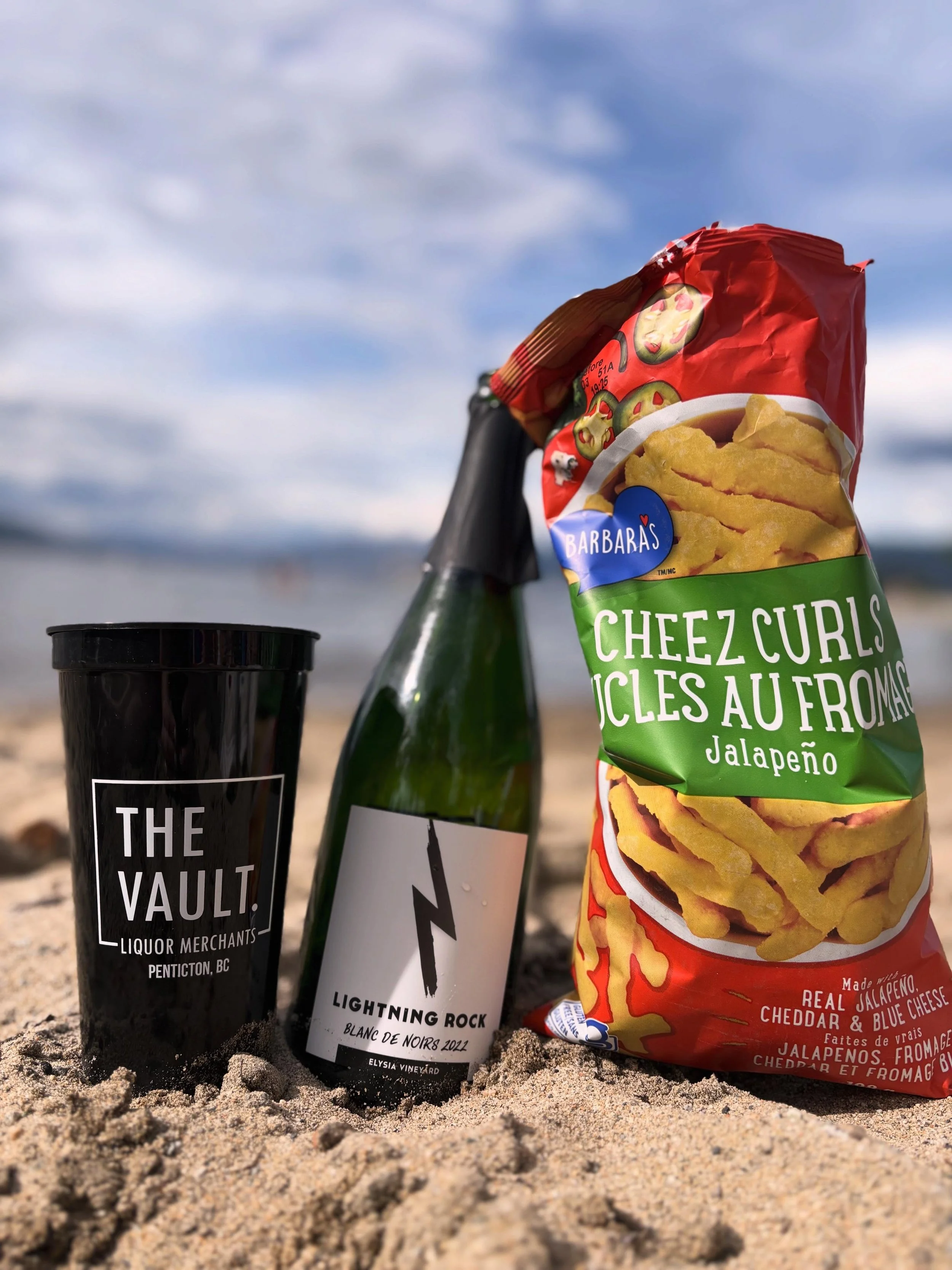 Got summer on your mind? Sunny Sundays call for relaxing with your favourite bottles and tasty snacks and lucky for you we have both!

Check our selection of single-serve bevvies, chilled wine, beer, cider and coolers and an array of snacks, cups and