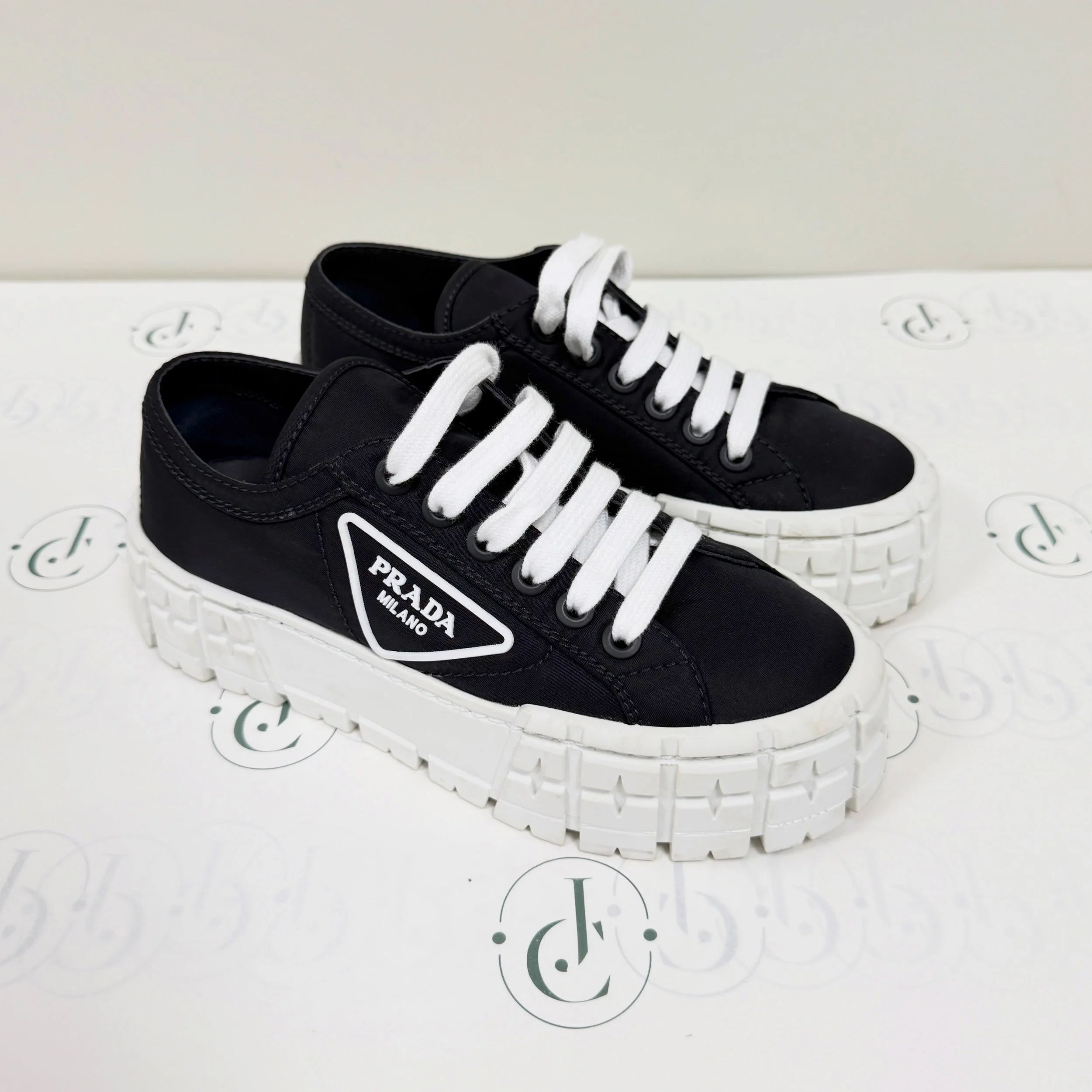 Prada Nylon Platform Sneakers ✨
Size 6 $480