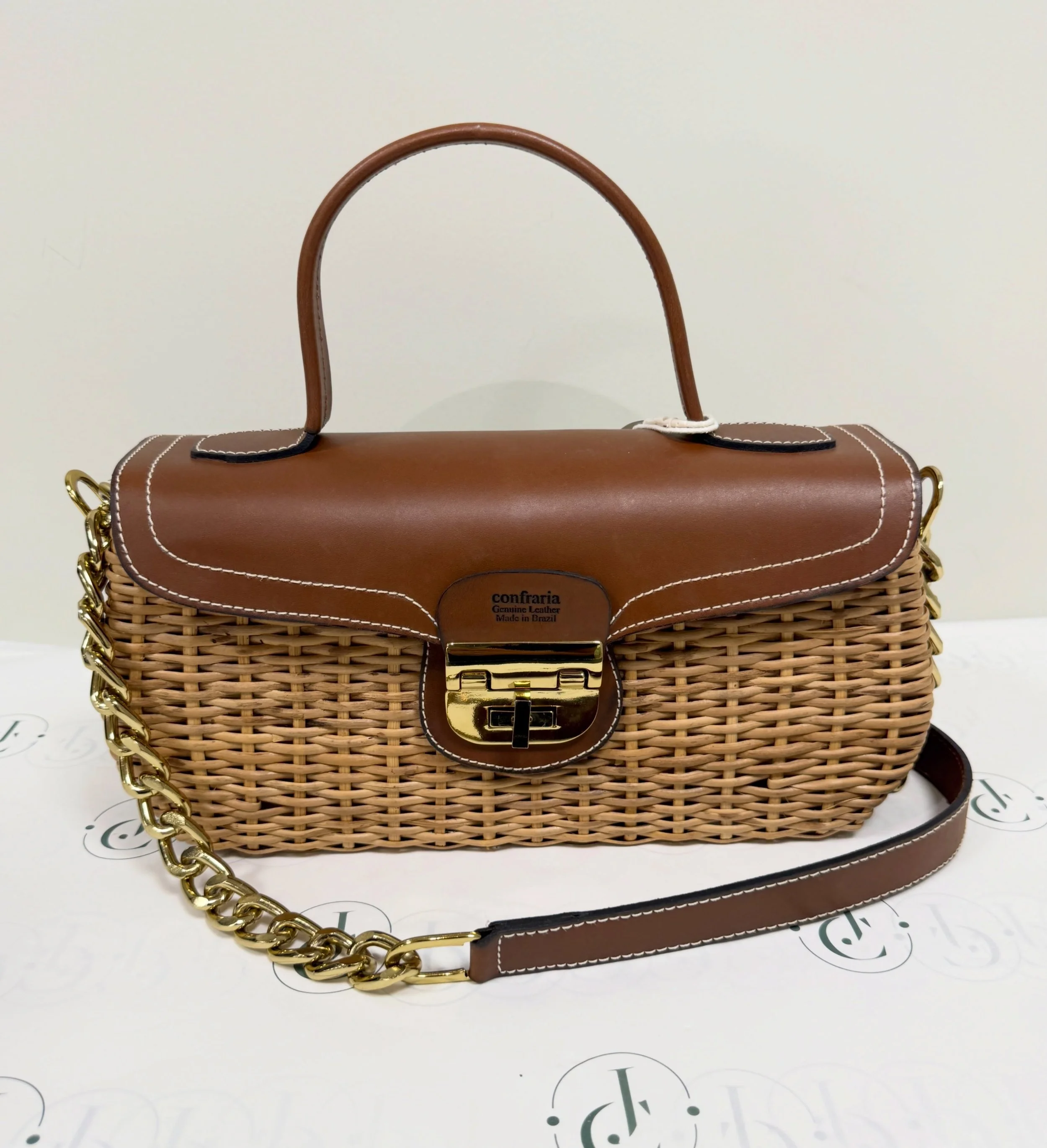 Confraria Wicker Bag w/ Real Leather
Made in Brazil 💛💚
$180