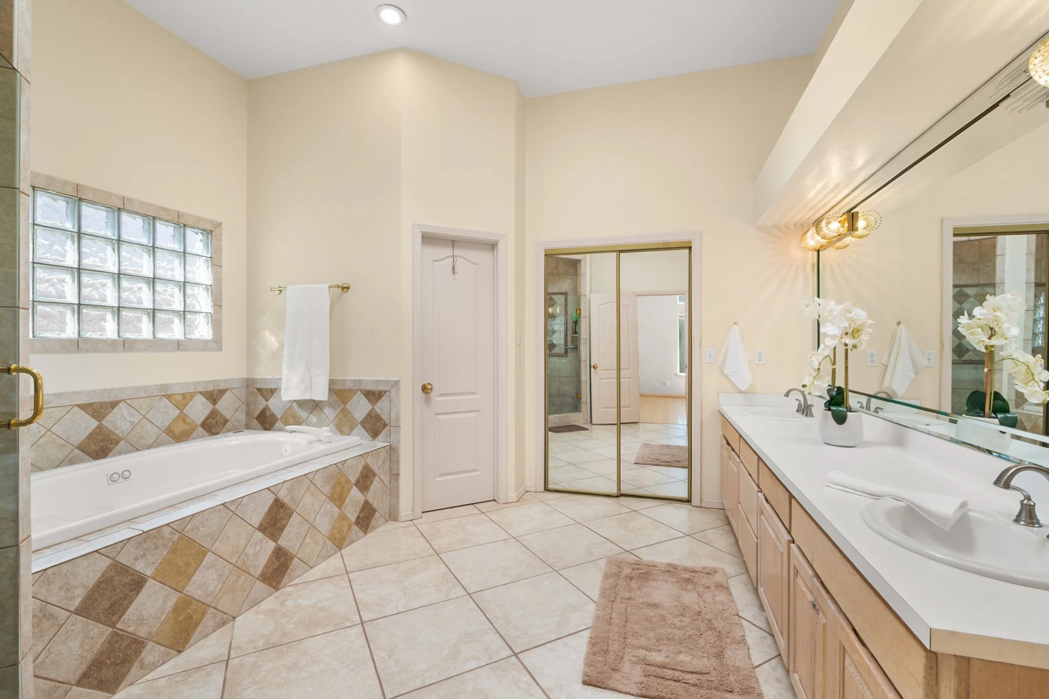 Real-Estate-Photography-APHausMedia-12-01311.jpg