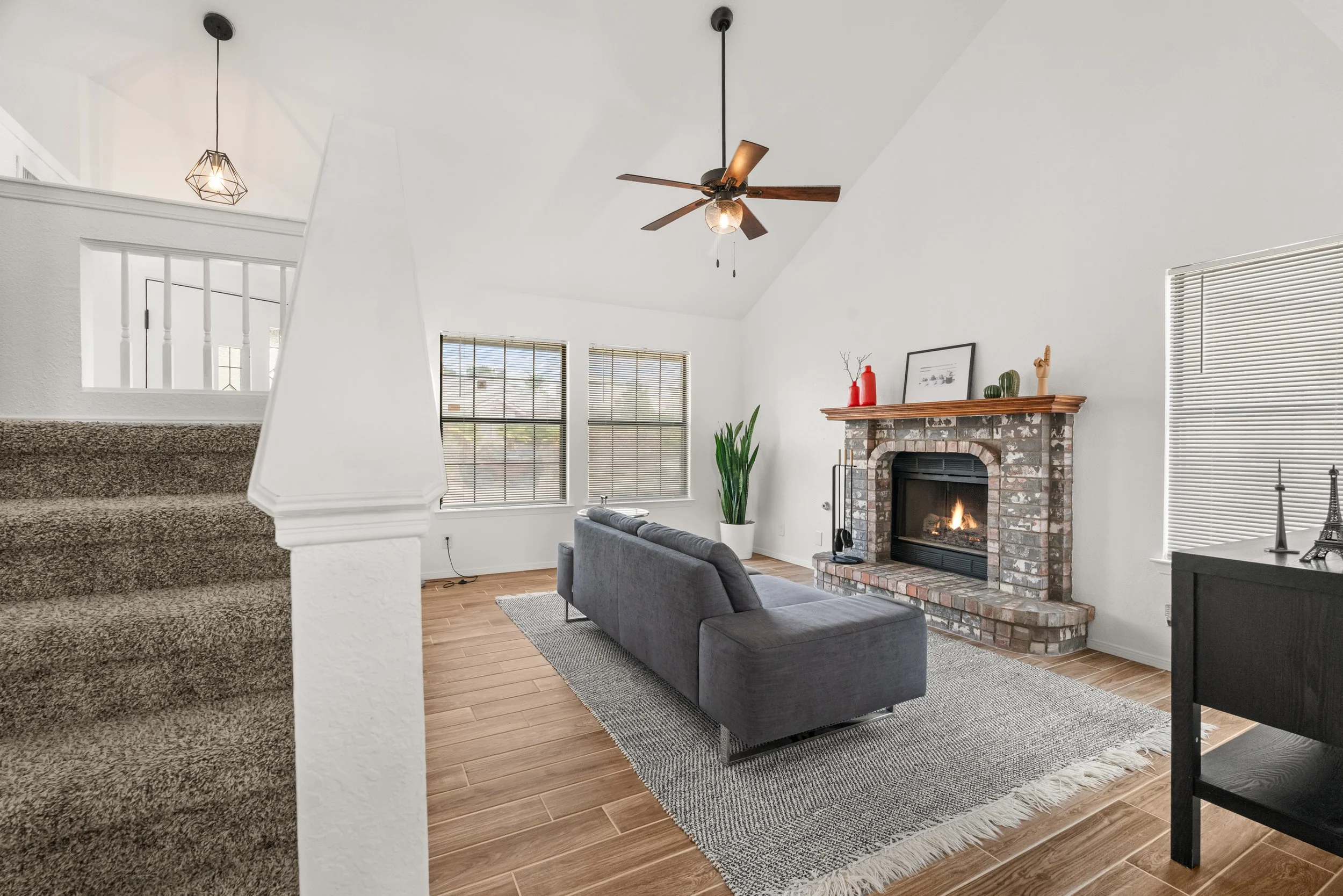 Real-Estate-Photography-APHausMedia-12-013.jpg
