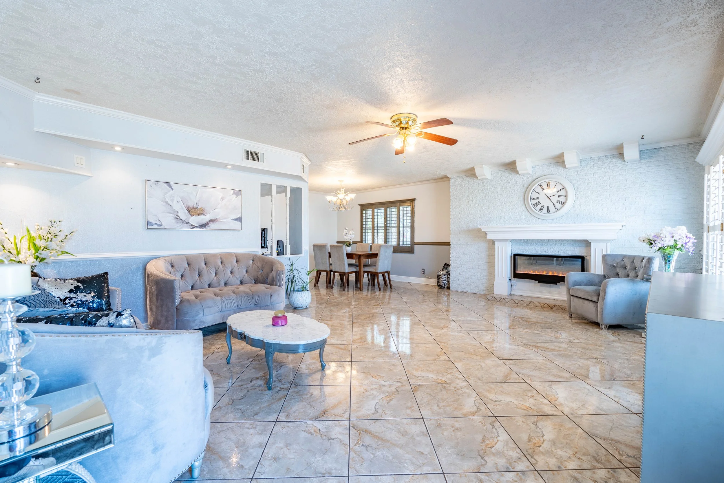 DSC05914-2-HDRAPHausMedia-RealEstatePhotography.jpg