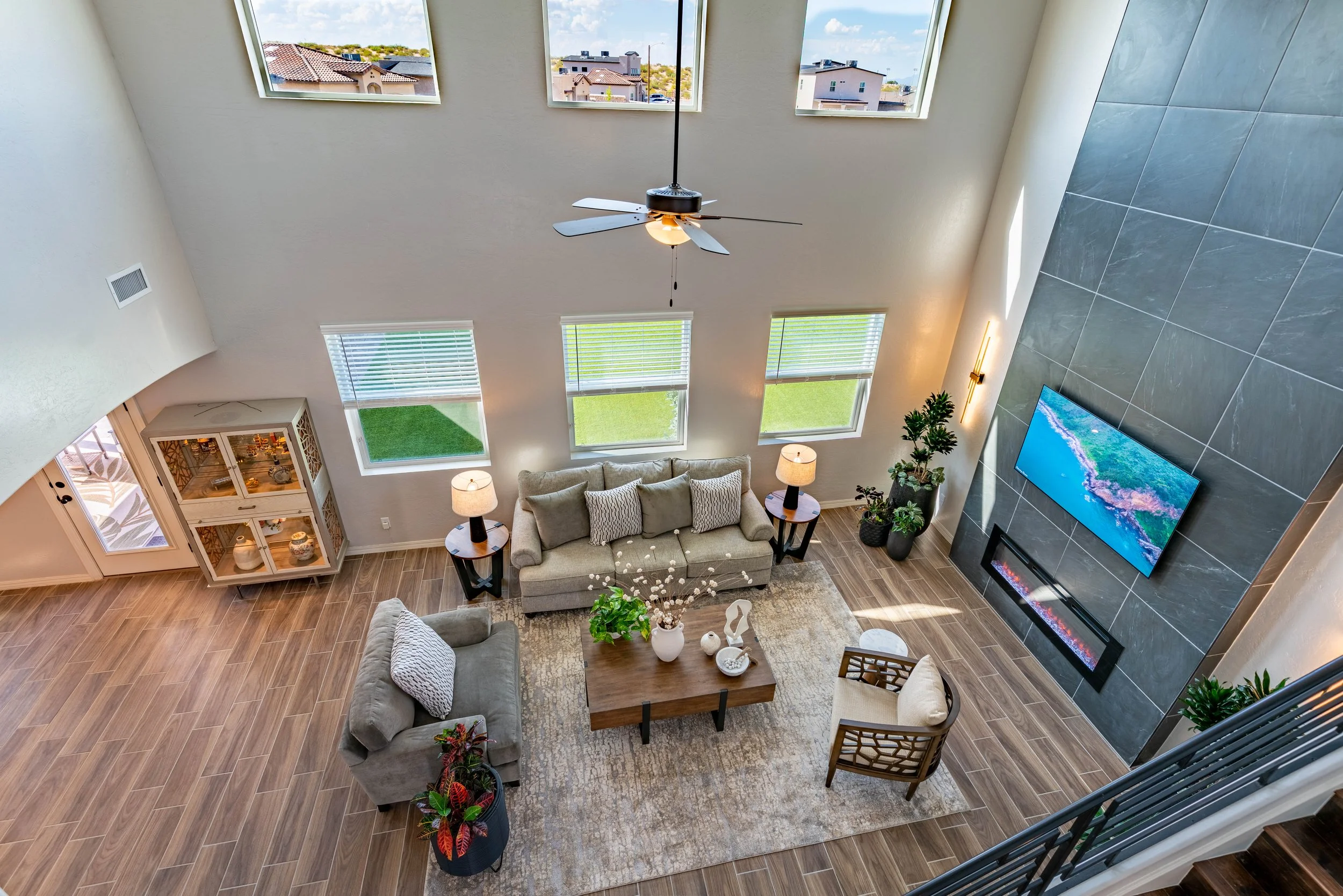 DSC05205-HDRAPHausMedia-RealEstatePhotography.jpg