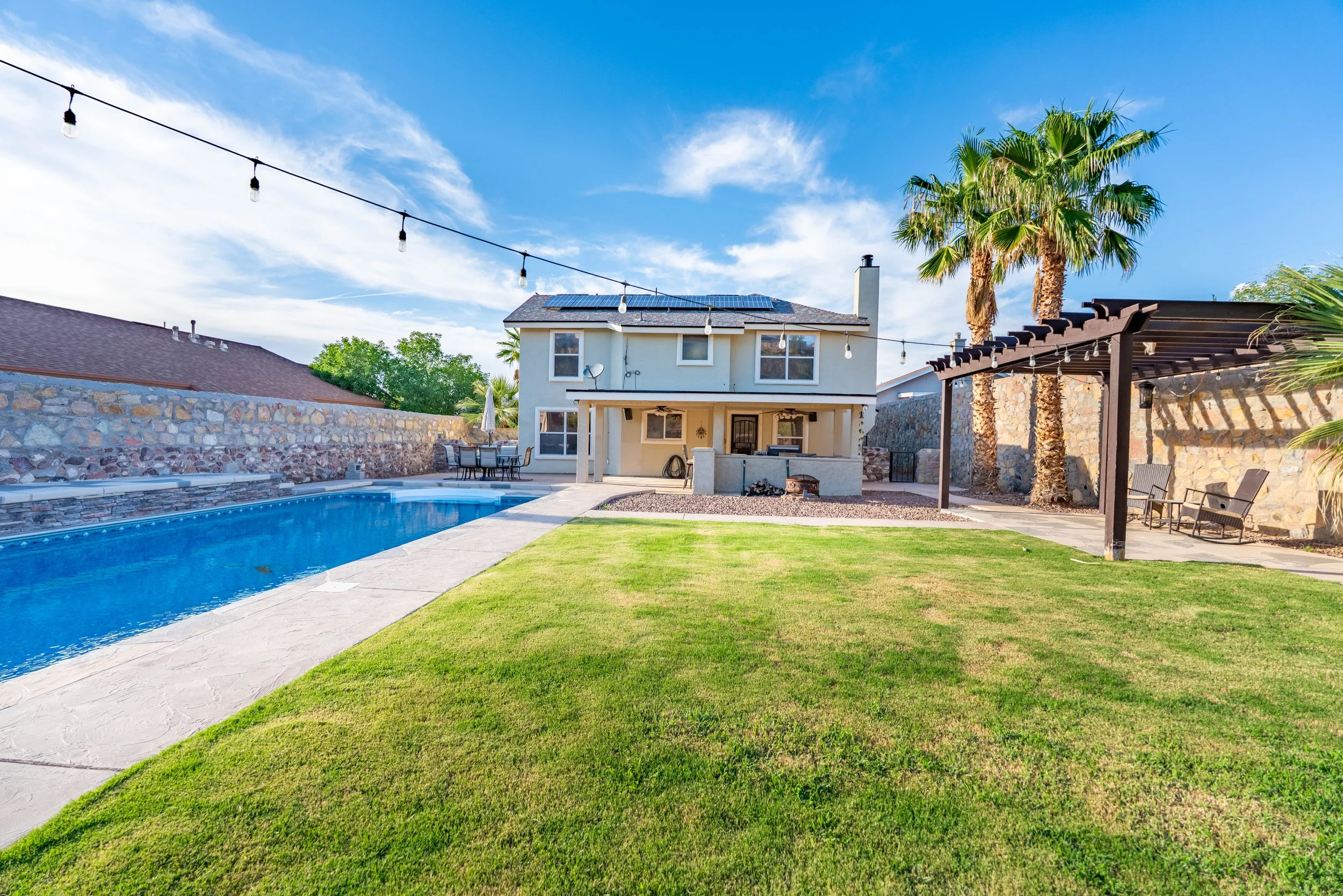 DSC05718-HDRAPHausMedia-RealEstatePhotography.jpg