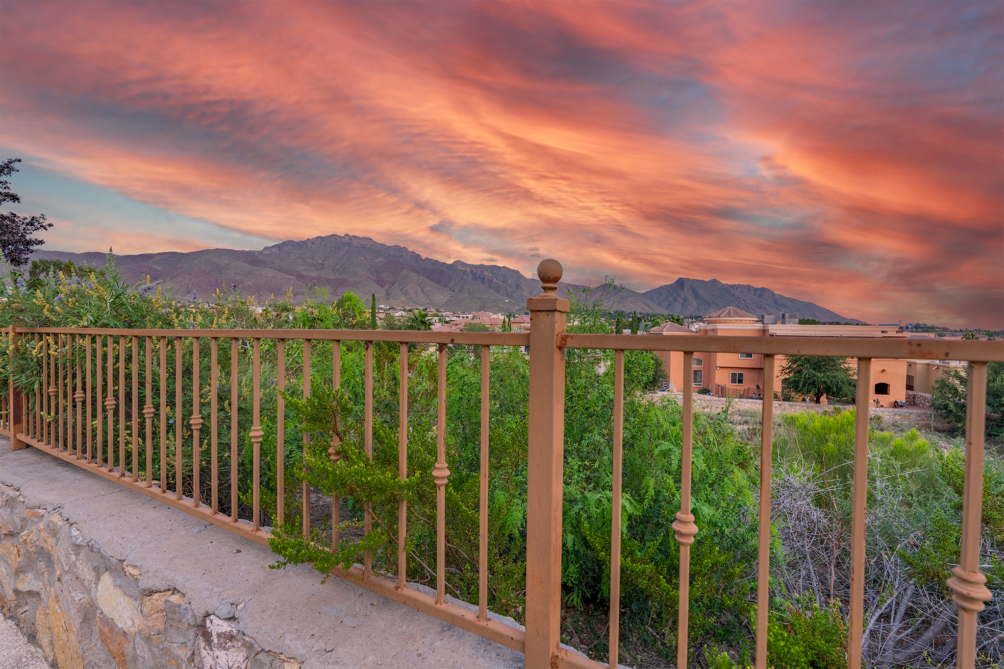 RealEstatePhotos-TwilightPhoto-APHausMedia.png