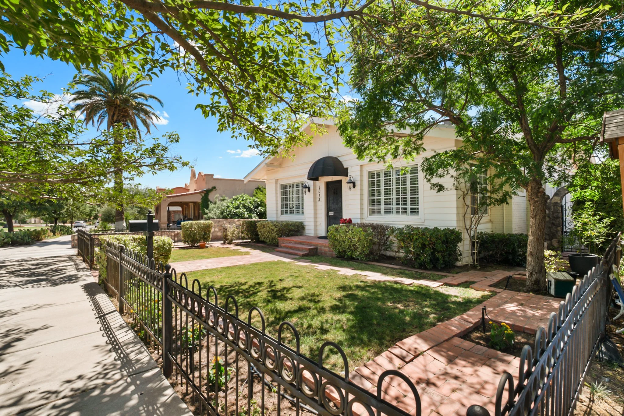 Real-Estate-Photography-APHausMedia-12-00920.jpg