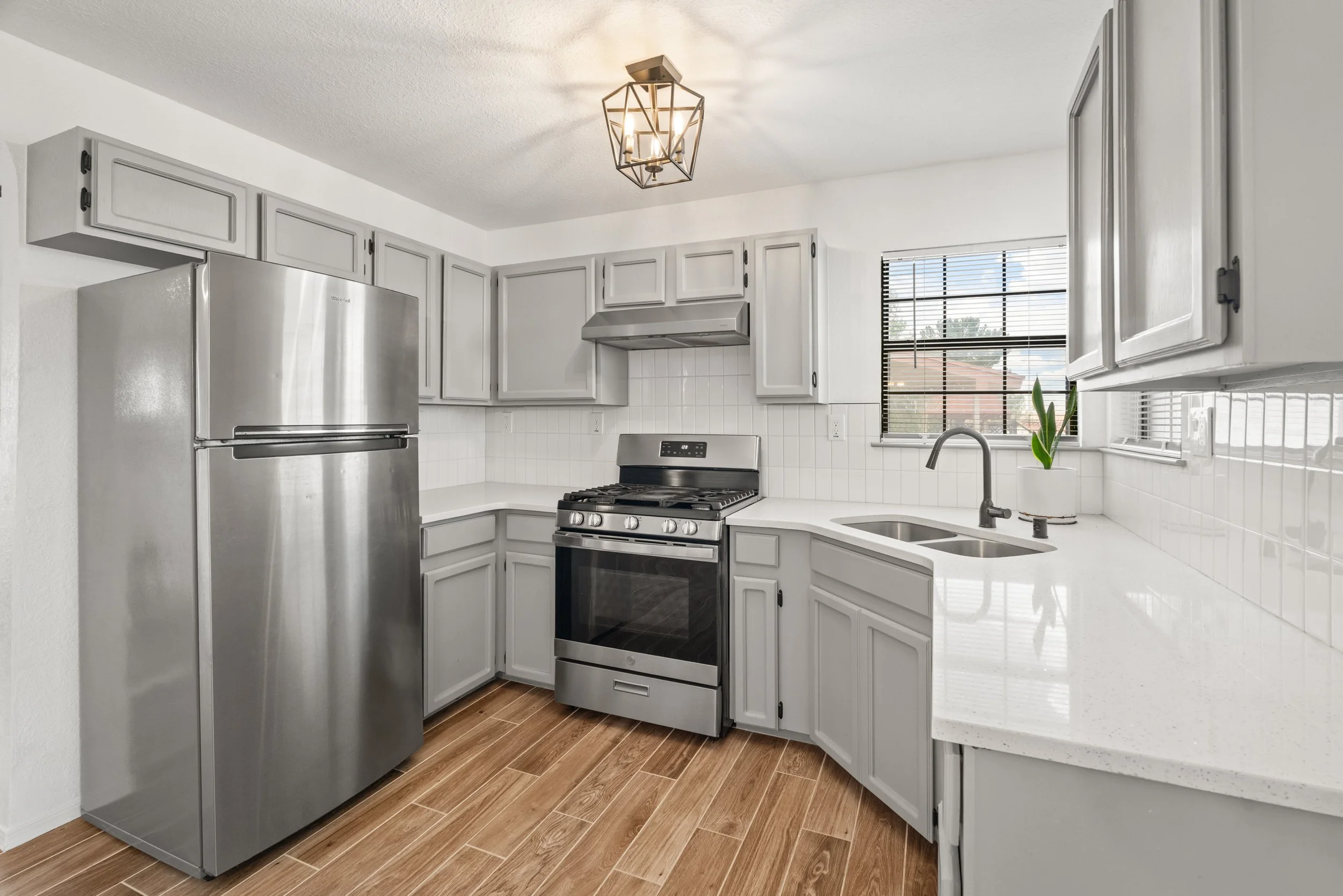 Real-Estate-Photography-APHausMedia-12-020.jpg