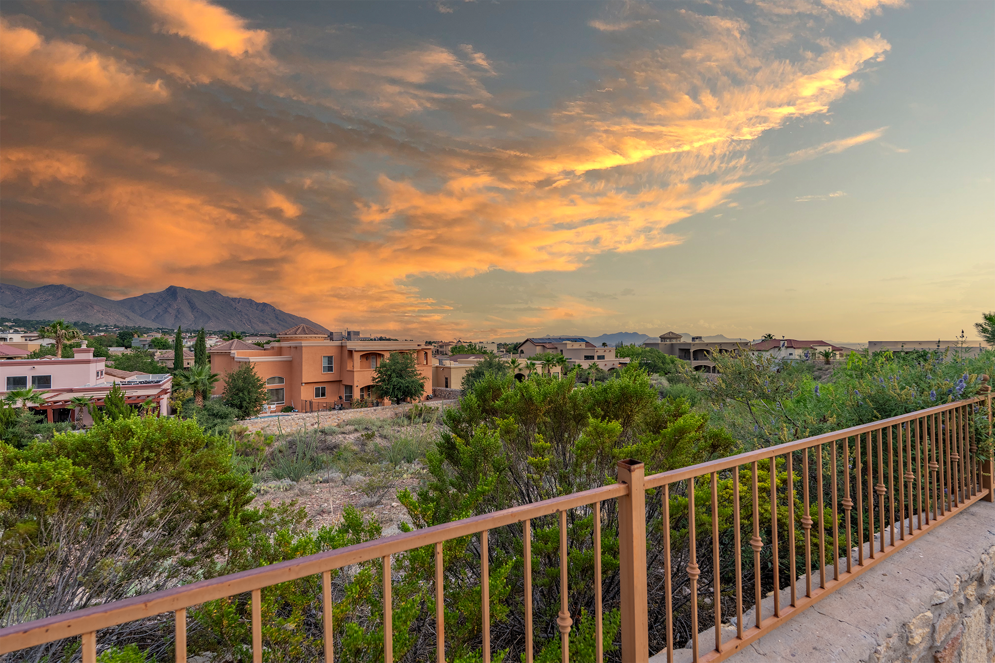 TwilightPhoto-RealEstatePhotography-APHausMedia.png