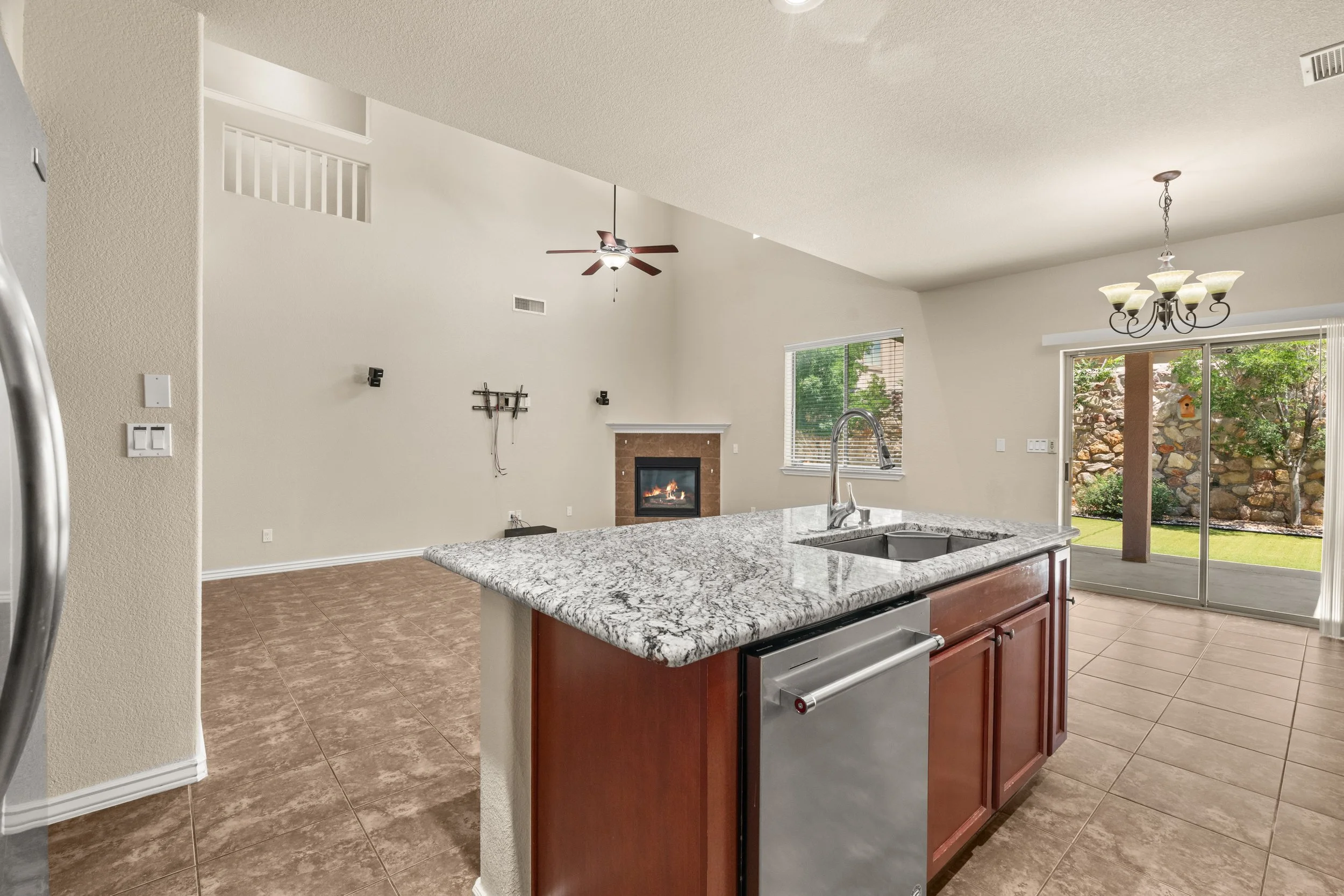 APHausMedia-RealEstateMedia-16.jpg