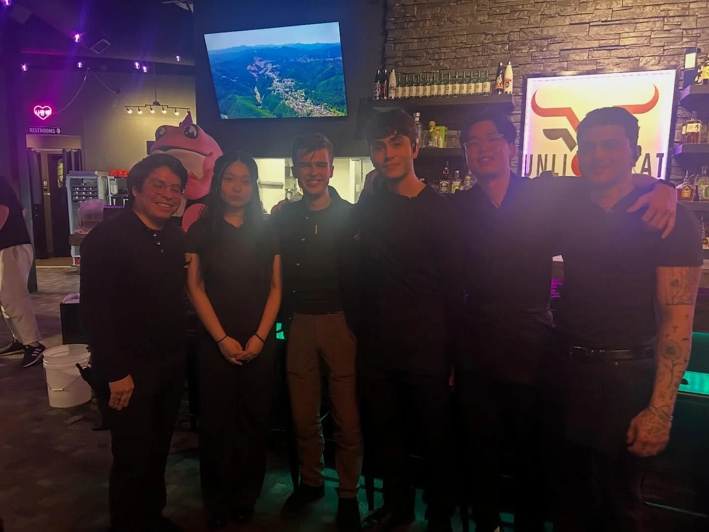 When Young Sheldon came to UNLIMEAT BBQ &amp; Bar 😄🔥
&hellip;you already know we had to feed him right 🍖

With the UNLIMEAT crew 💯

#youngsheldon #unlimeat #kbbq #dmveats #fairfaxva foodie