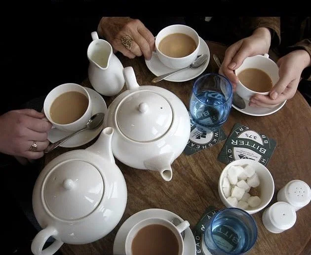 CommuniTEA Table