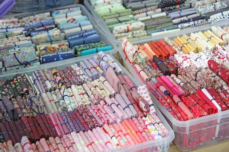 color-fabric-patchwork-136862353.webp