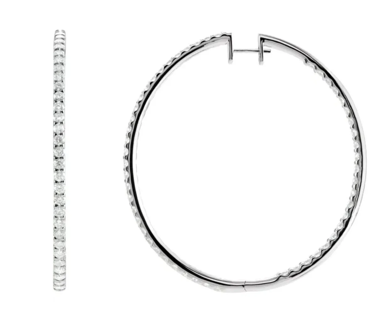 Sade Lab Diamond Hoops in solid gold, featuring 2 mm F+ VS lab-grown diamonds in an inside–outside scallop setting.”