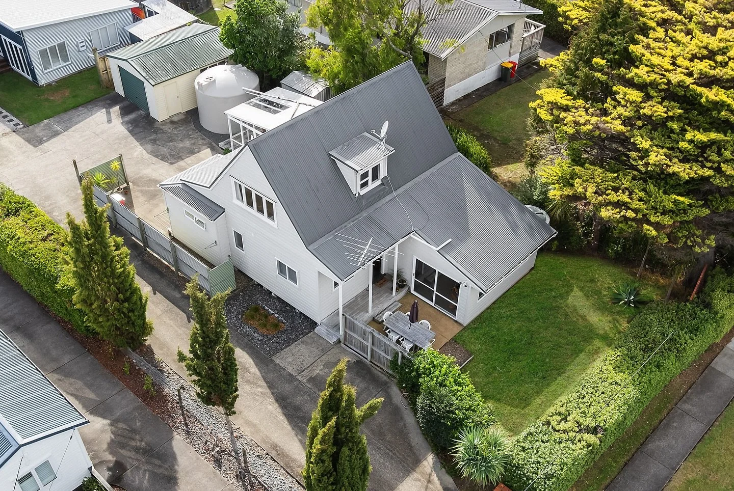 🔥 Just Listed 🔥 21 Zealandia Road, Manly 

Welcome to 21 Zealandia Road, a charming 4-bedroom, 1.5-bathroom family home ideally located in the heart of Manly. Perfectly positioned just a short walk to Little Manly Beach and the vibrant Manly Villag