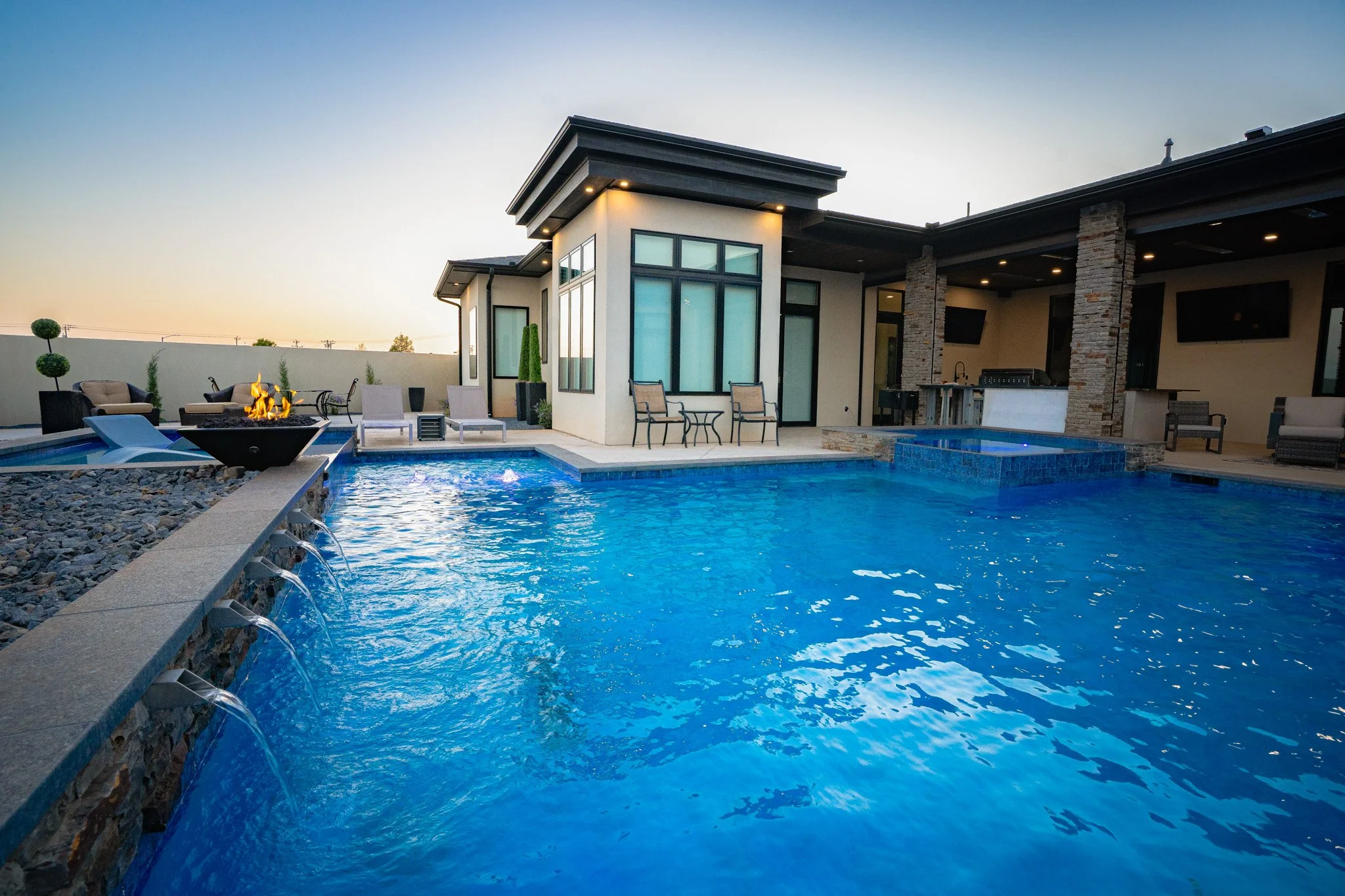 Promenade Custom Pool.Aquascape.-01.jpg