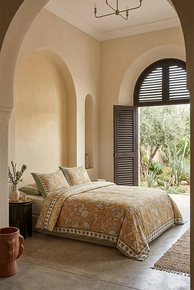 How Do You Choose Patterned Bedding Without Overwhelming a Room? | Bedding Guide