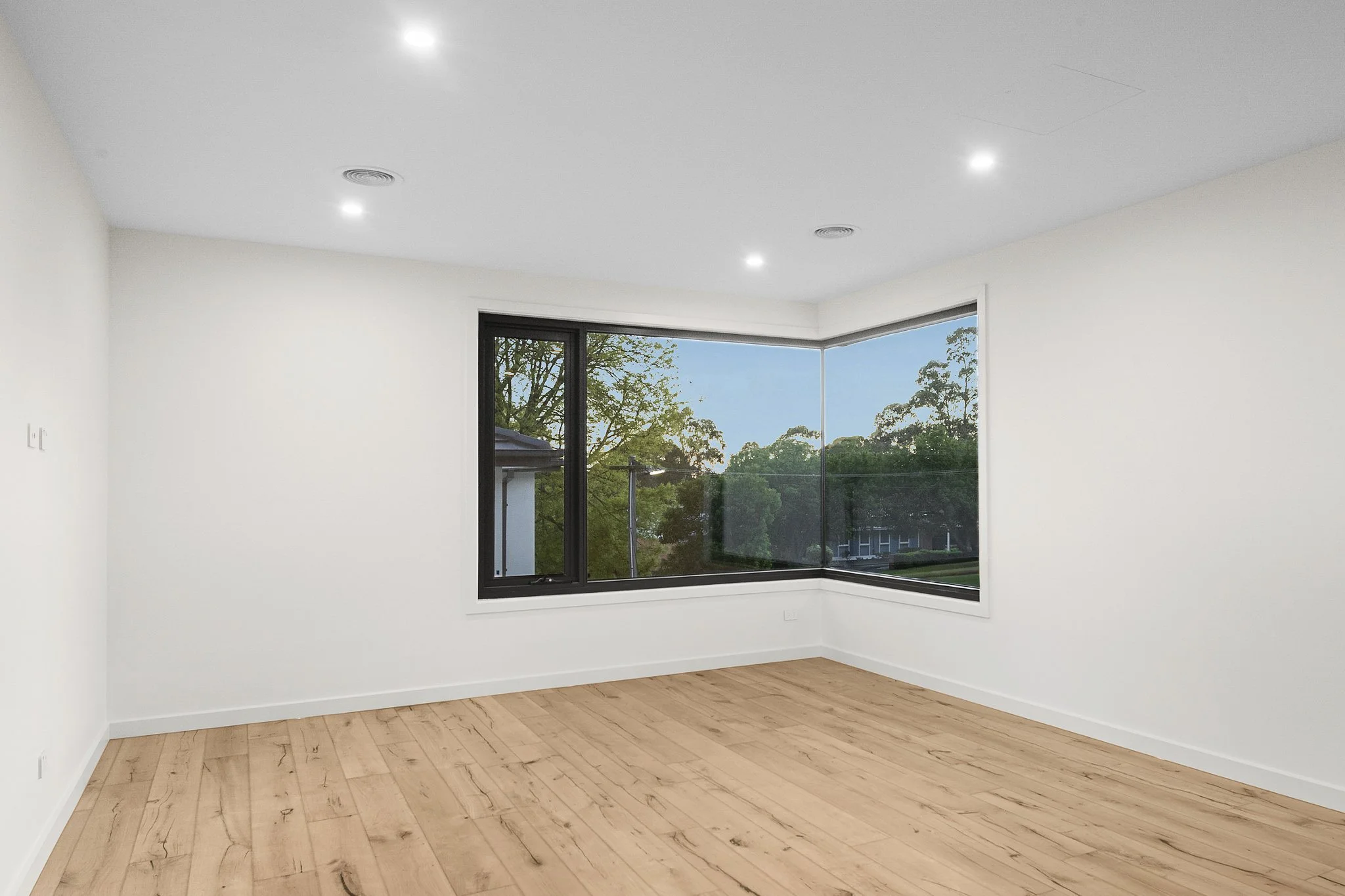 DNB_5 Warren Court Mount Waverley_020_result.jpg