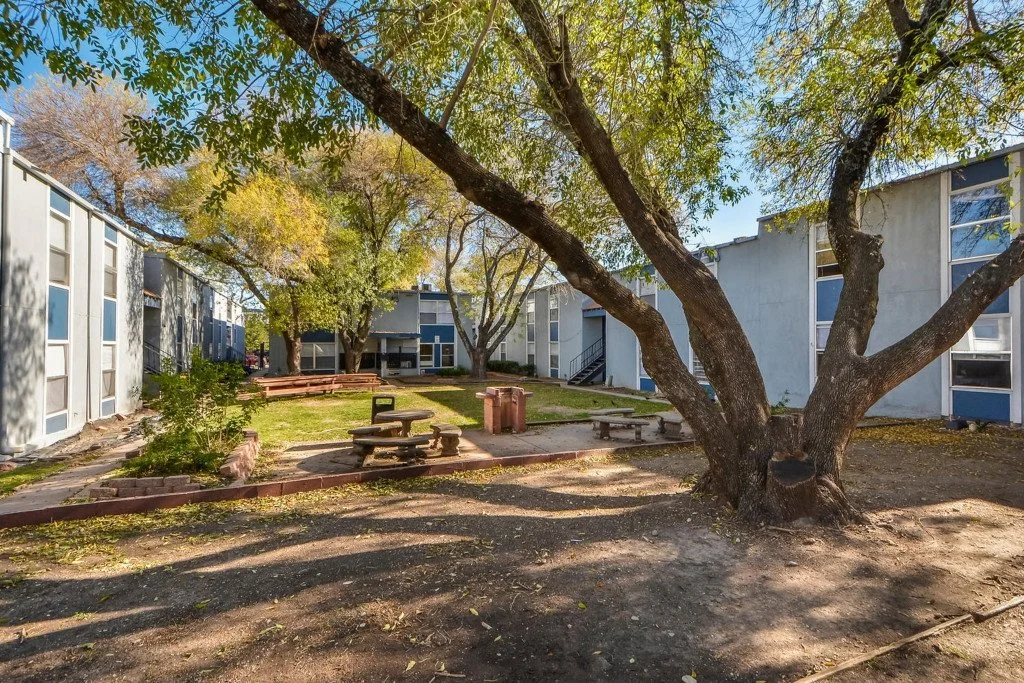 Cielo at North Domain | 64 Units

9008 Galewood Dr. Austin, TX 78758
Phone: 512.813.0490