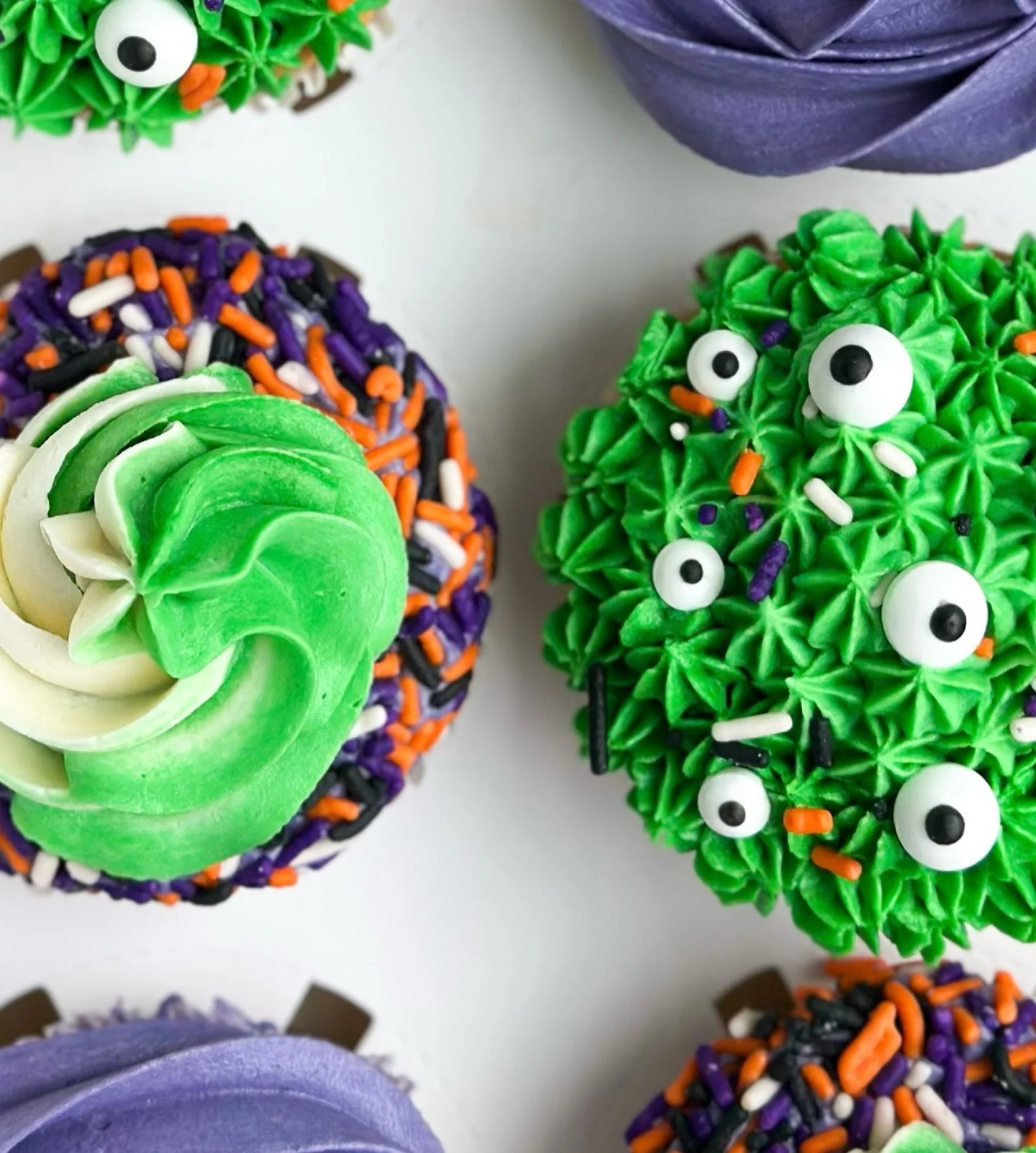 It&rsquo;s officially October&hellip; which means spooky sweets are brewing 👻
Stay tuned for something special dropping this weekend!

#nashvillebakery #nashvillecupcakes #halloweencupcakes #spookytreats #spookyszn #vegancupcakes