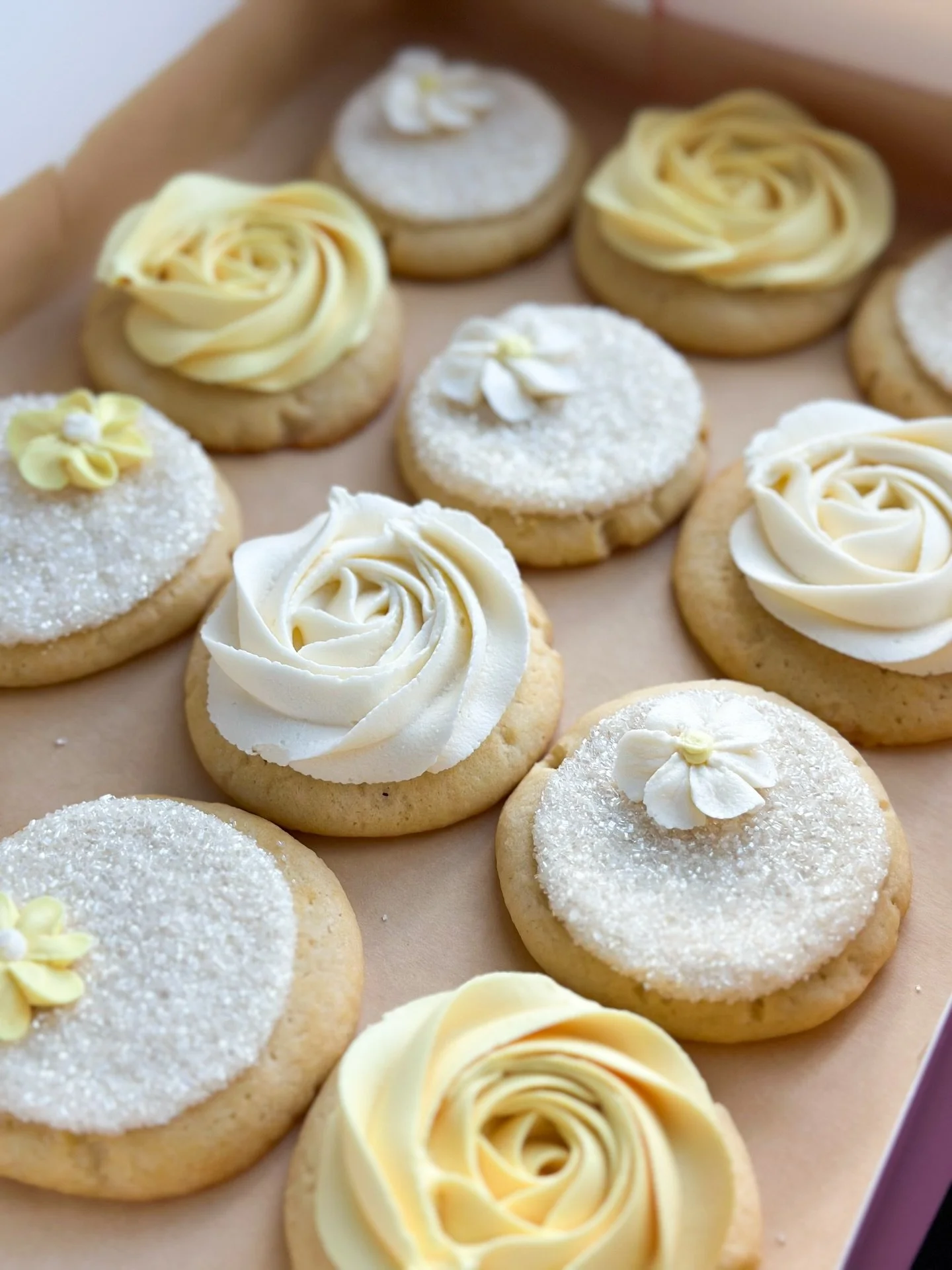 A whole garden of vanilla sugar cookies for the loveliest wedding celebration - simple, soft, and oh so sweet🤍✨

#weddingcookies #sugarcookies #flowercookies #buttercreamcookies #nashvilleweddings #customcookies #veganbakery #nashvillevendor #weddin