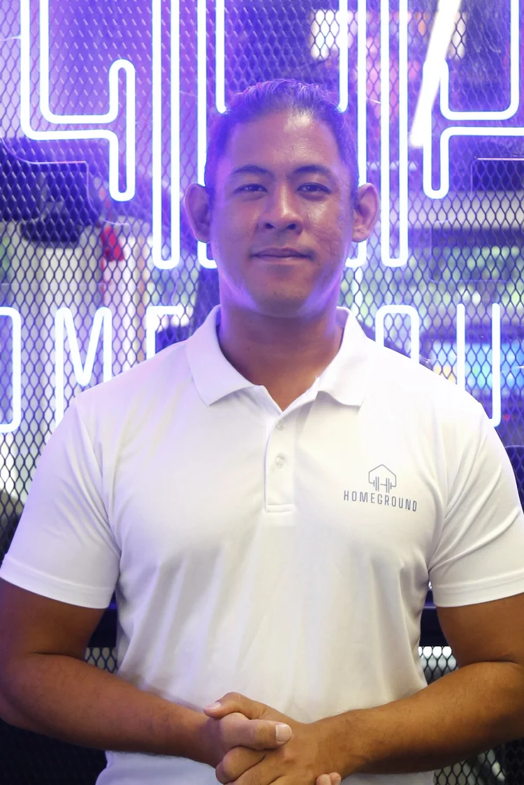 PT Kenneth Thexeira coaching at Homeground Gym Clementi