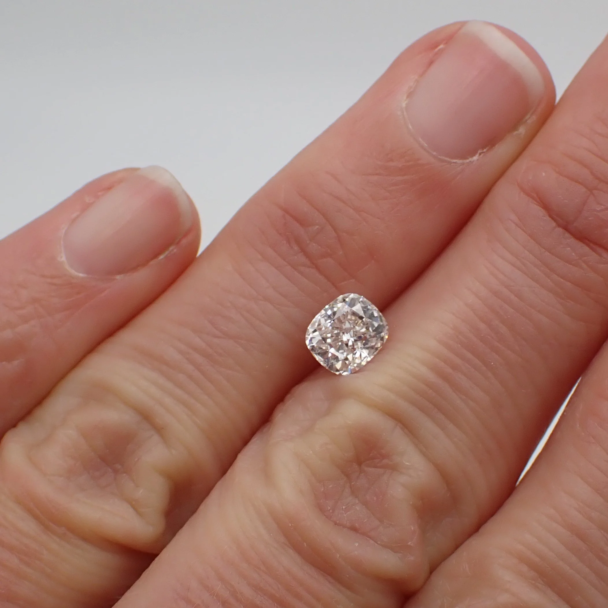 SI1-G-Diamond-Cushion Modified Brilliant cut-101ct-Scale.JPG