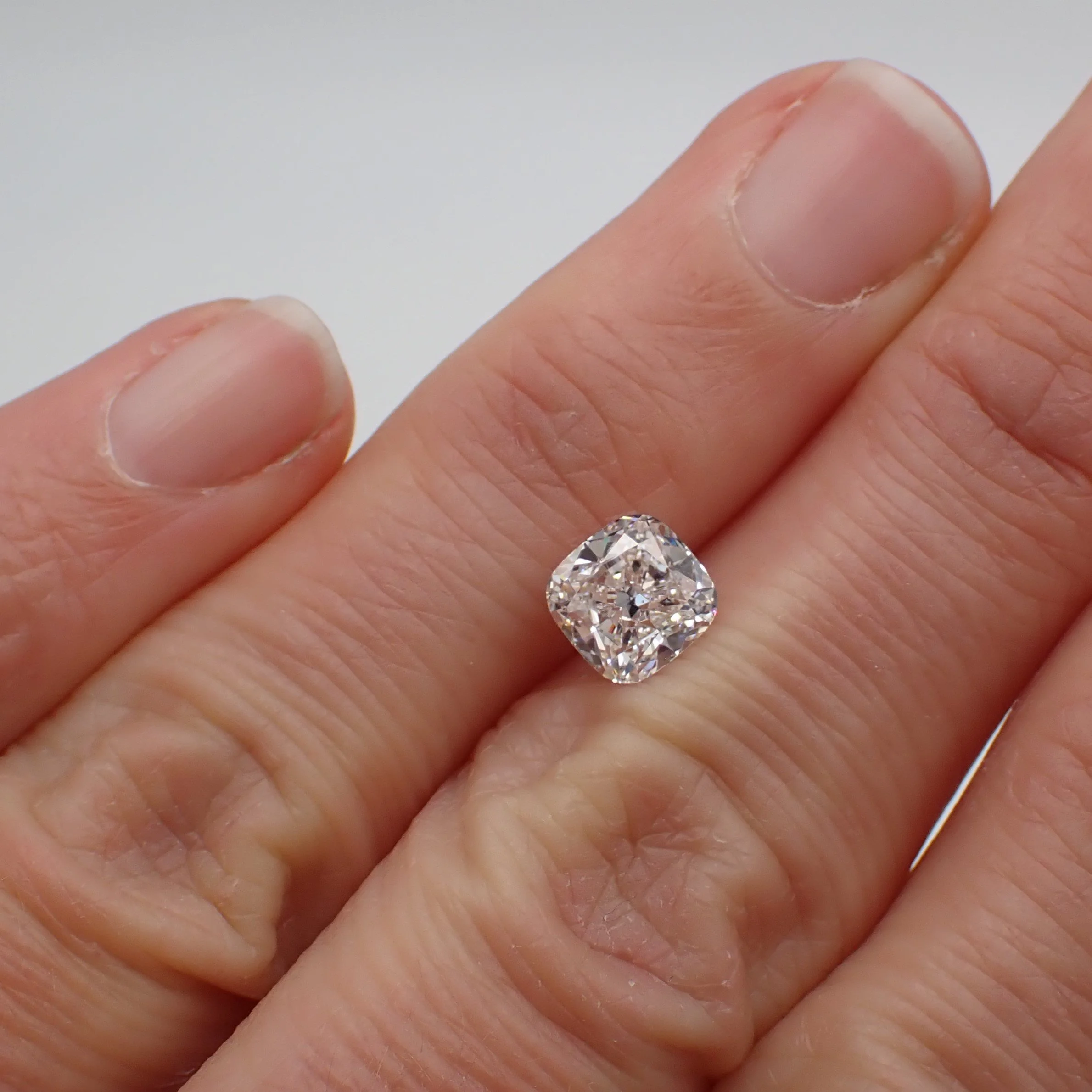 VS2-E-Diamond-Cushion Modified Brilliant cut-1.51ct-Scale.JPG