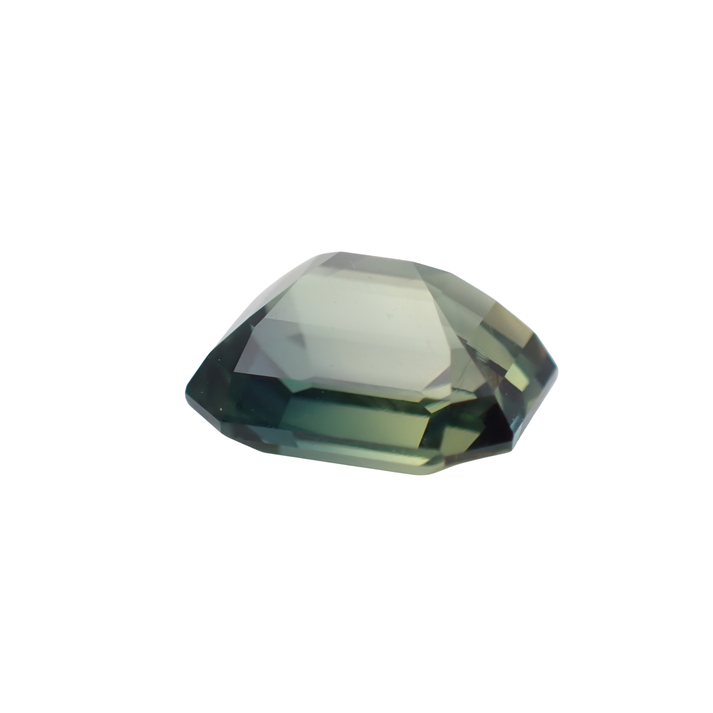 madagascar-parti-sapphire-emerald-cut-1.57ct-view1.png