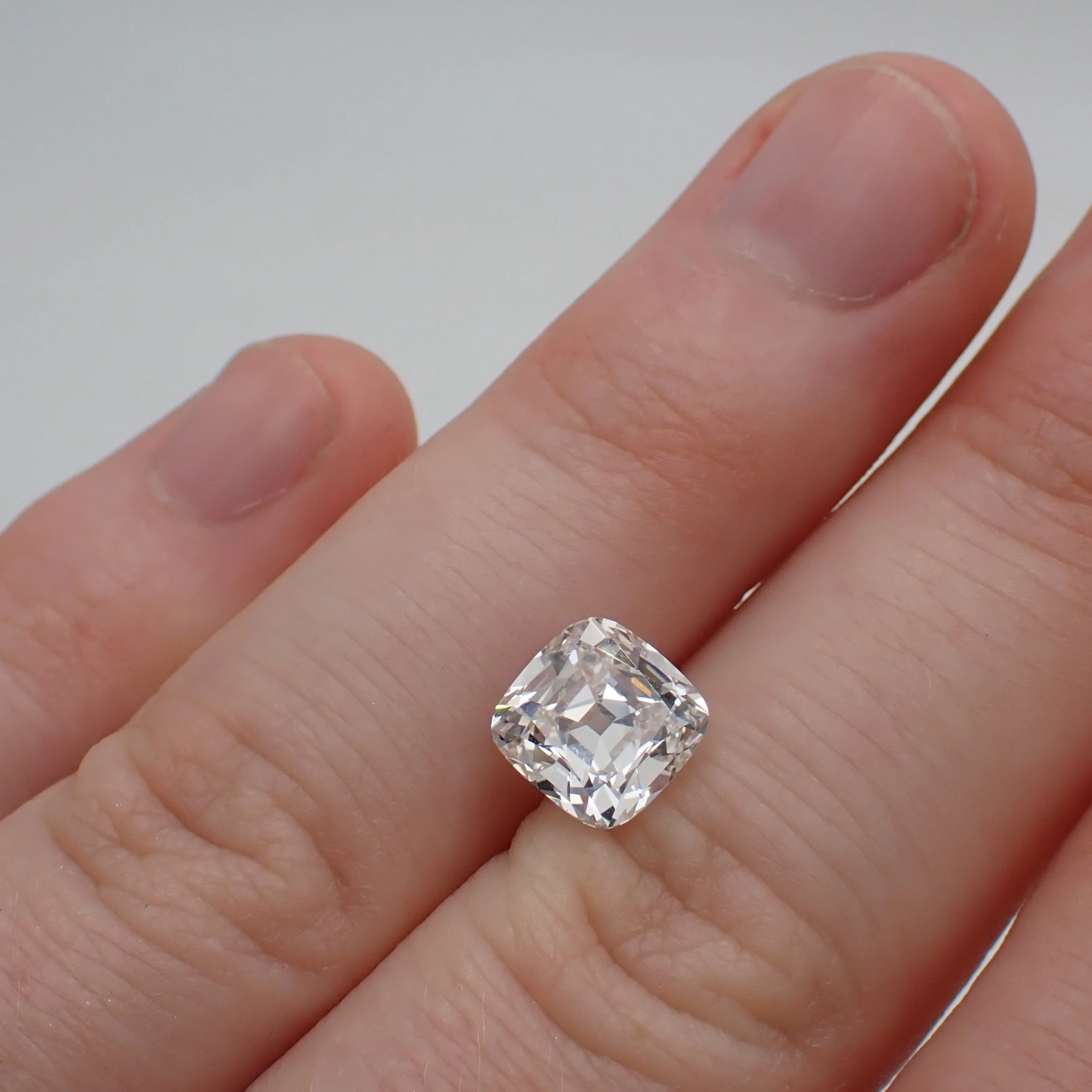 VVS1-E-Diamond-Old Mine Brilliant cut-2.08ct-scale.jpg