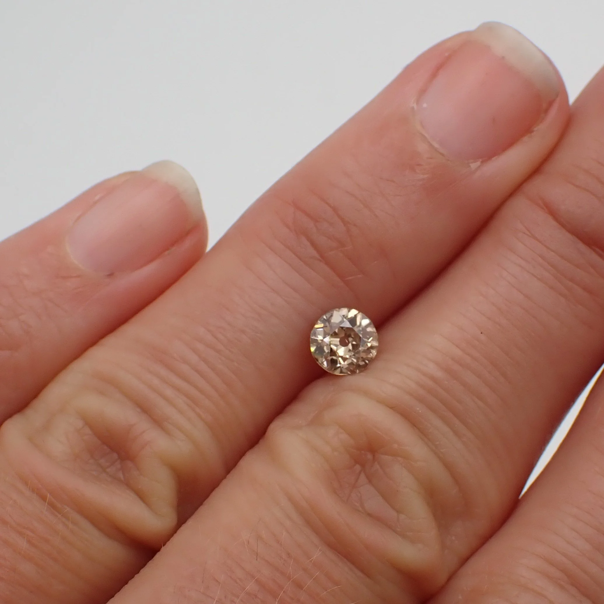 antique-champagne-diamond-old-cut-round-0.56ct-scale.JPG
