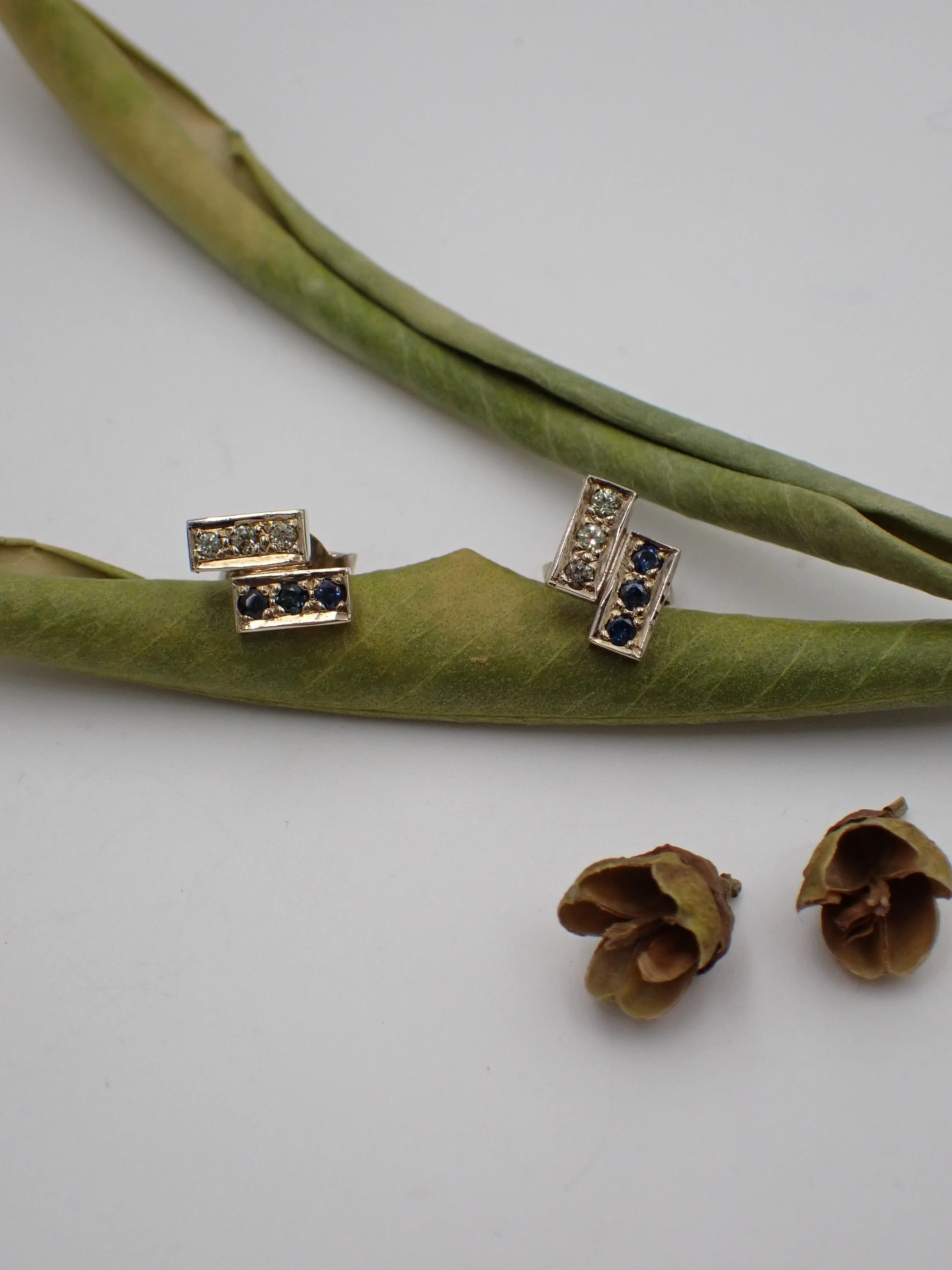 Australian Sapphire Earrings - Grain Set Studs - White Gold