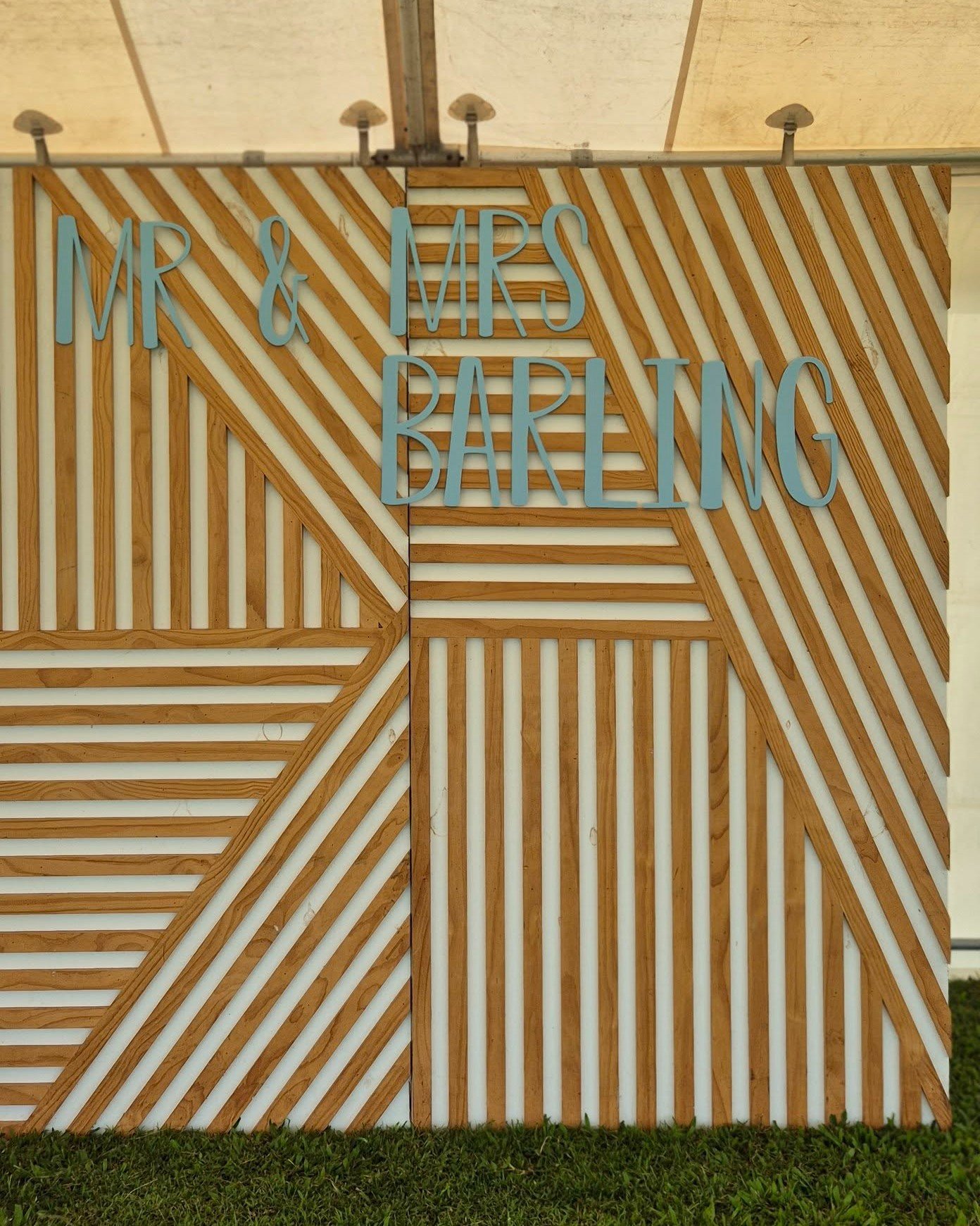 It's all in the details. ✨

Taylor &amp; Anthony's custom 'Mr &amp; Mrs Barling' sign was the perfect personalised touch for their outdoor celebration. Custom signage not only elevates your styling but creates beautiful photo opportunities for you an