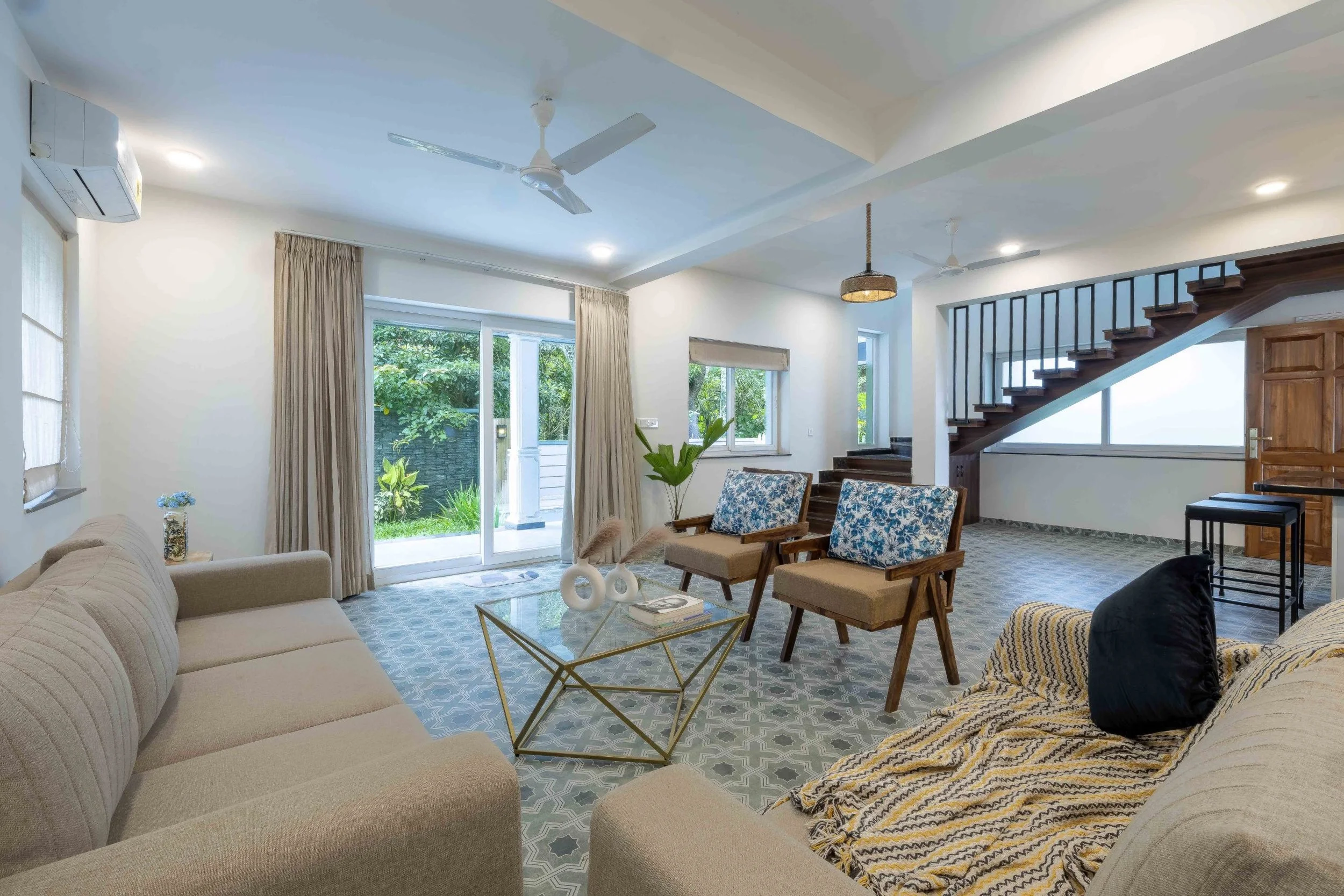 DM_V2_Living-Room-05-scaled.jpg