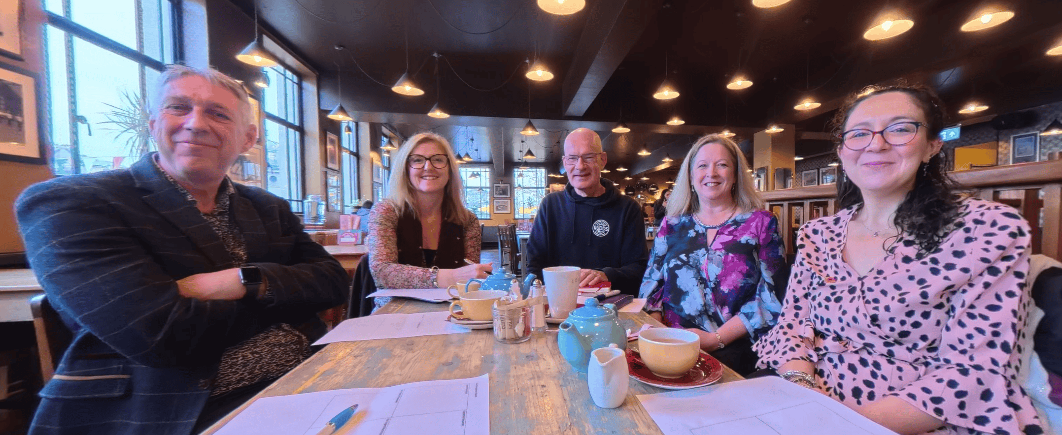 In the Round 360 Photography for Families, Friends and Group Moments