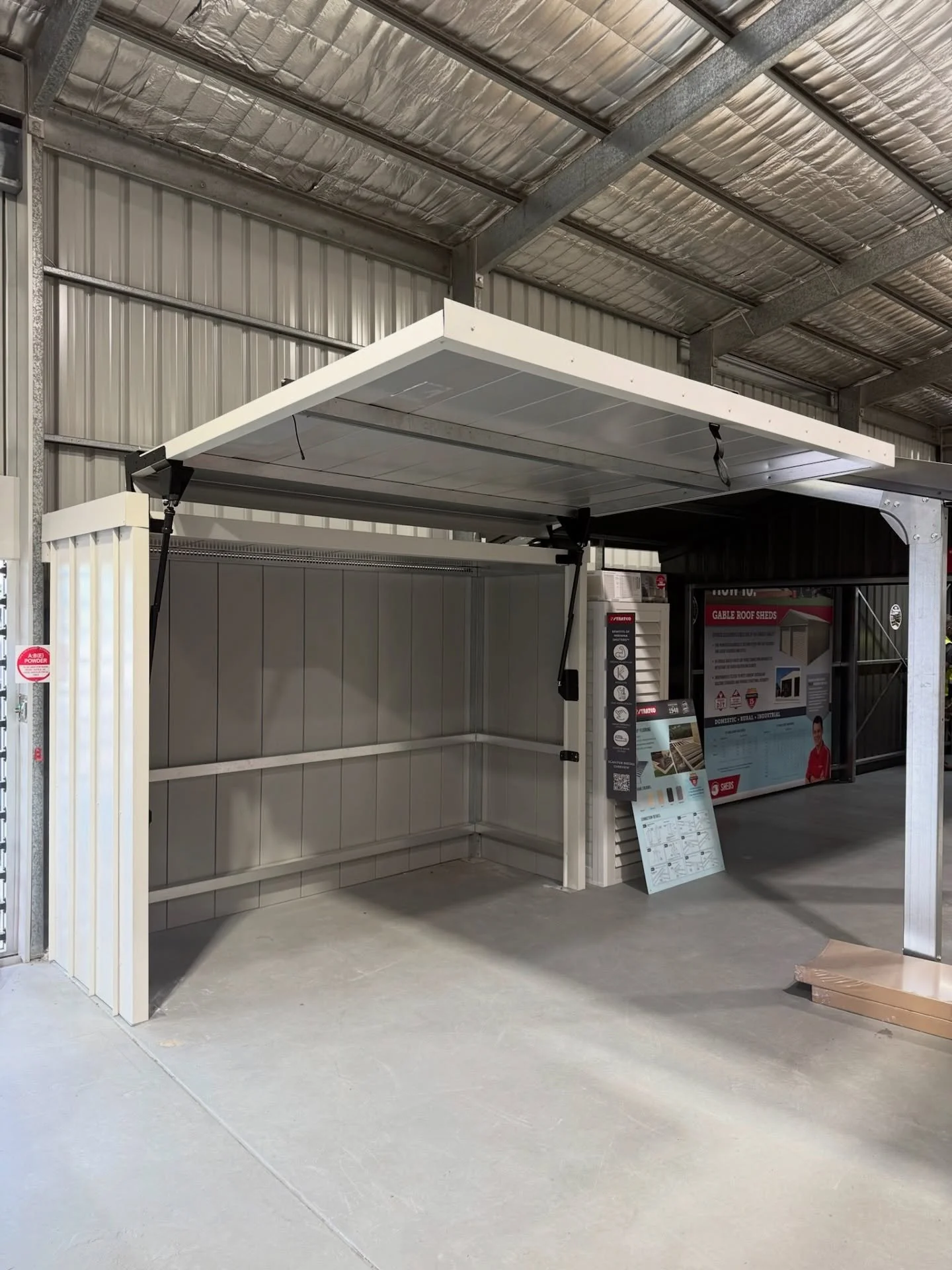 Not your average shed📍Now on display in Port Lincoln courtesy of the SRC Team. Meet the @stratcoaustralia Umbra Awning Shed - it&rsquo;s modern, functional, and built for Aussie conditions 🌞 

✔️ Gas-strut door for effortless access
✔️ Optional LED