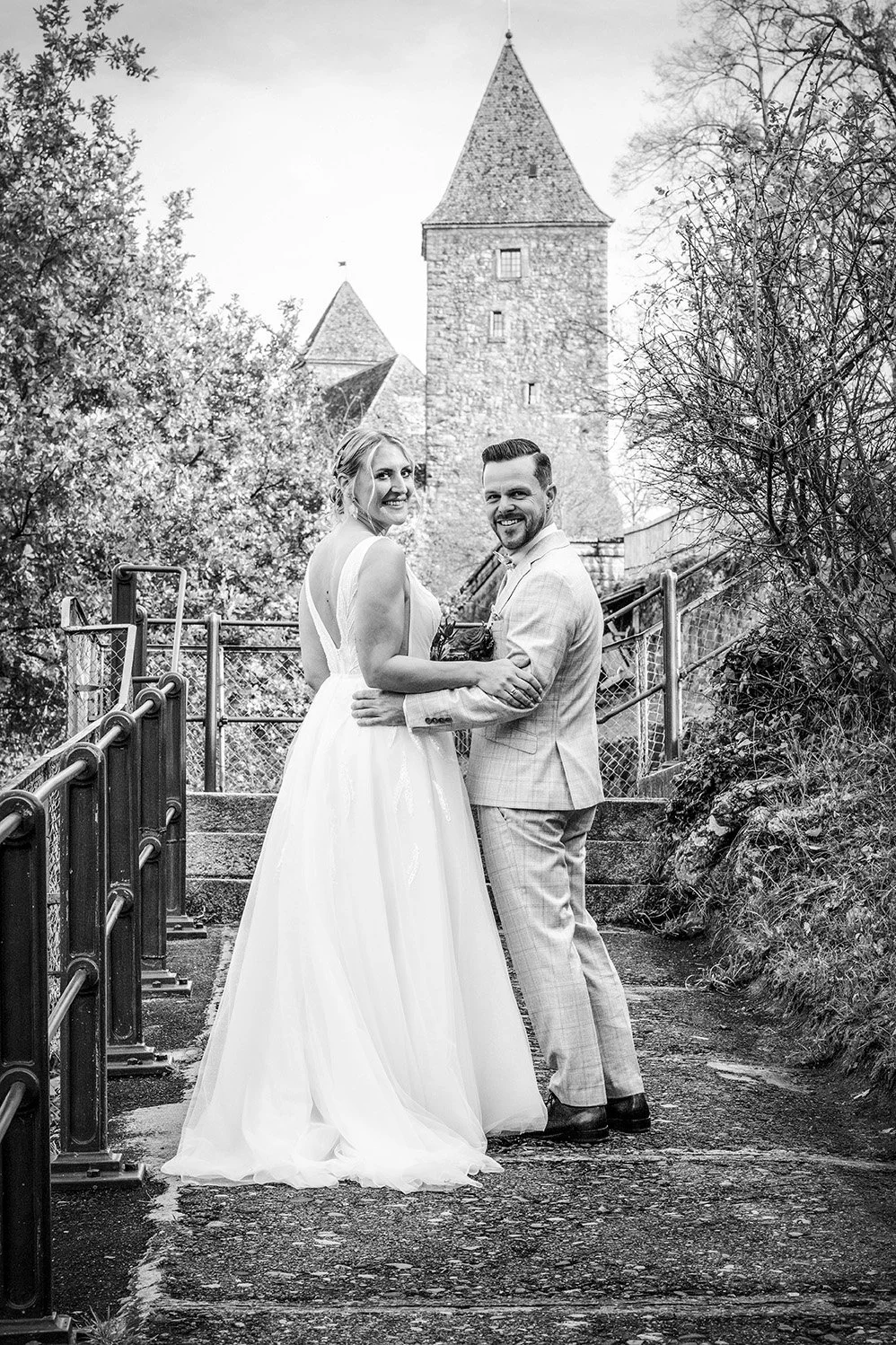 20251031_13-01-24_Sarah_Raphi_Hochzeit_56mm_BW.jpg