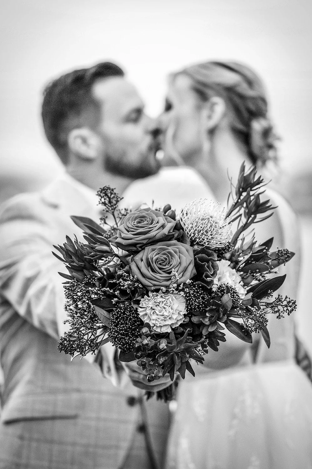 20251031_12-43-41_Sarah_Raphi_Hochzeit_56mm_BW.jpg