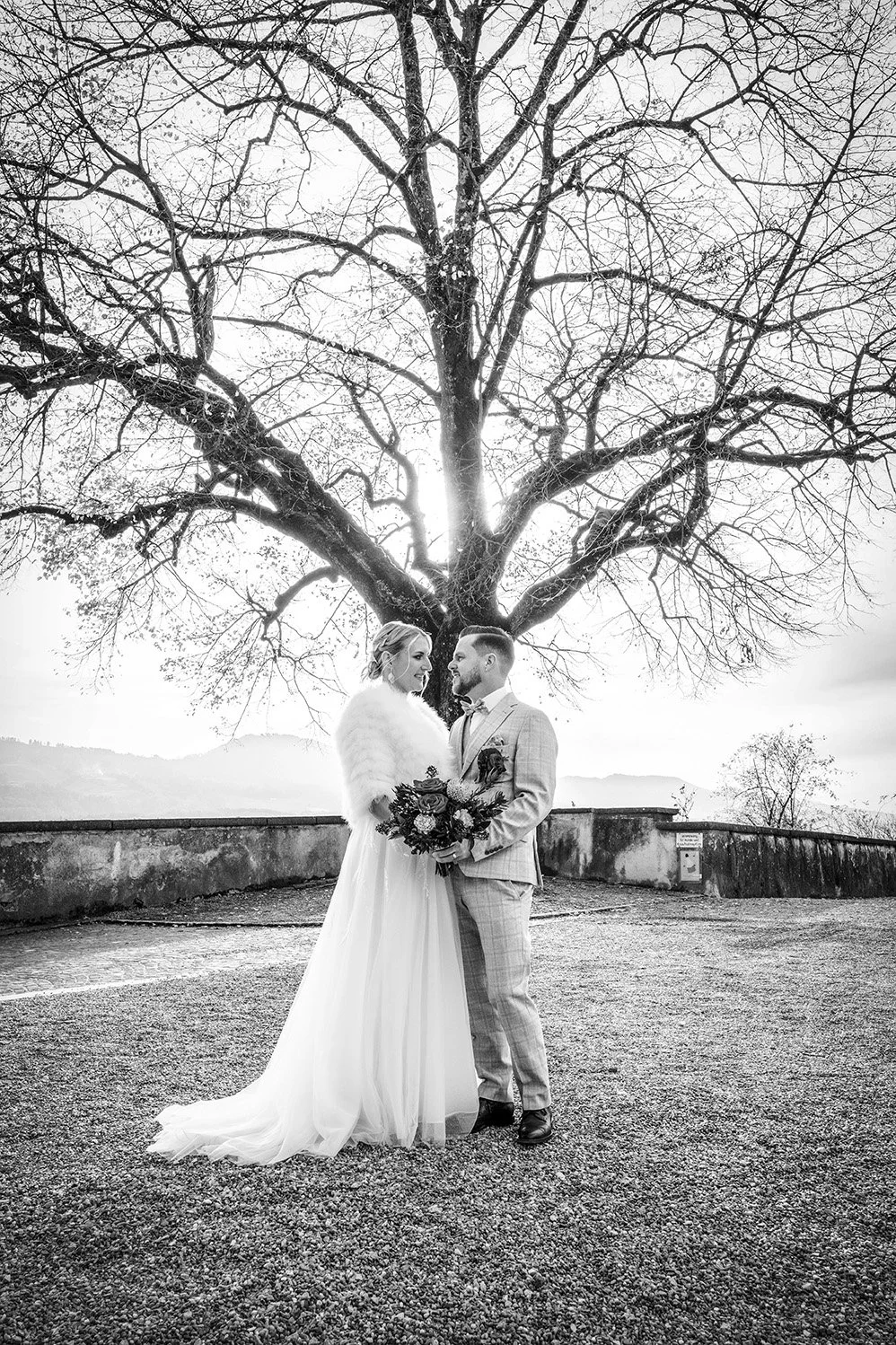 20251031_14-59-37_Sarah_Raphi_Hochzeit_18mm_BW.jpg