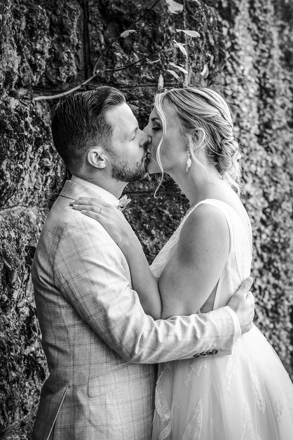 20251031_12-48-08_Sarah_Raphi_Hochzeit_56mm_BW.jpg