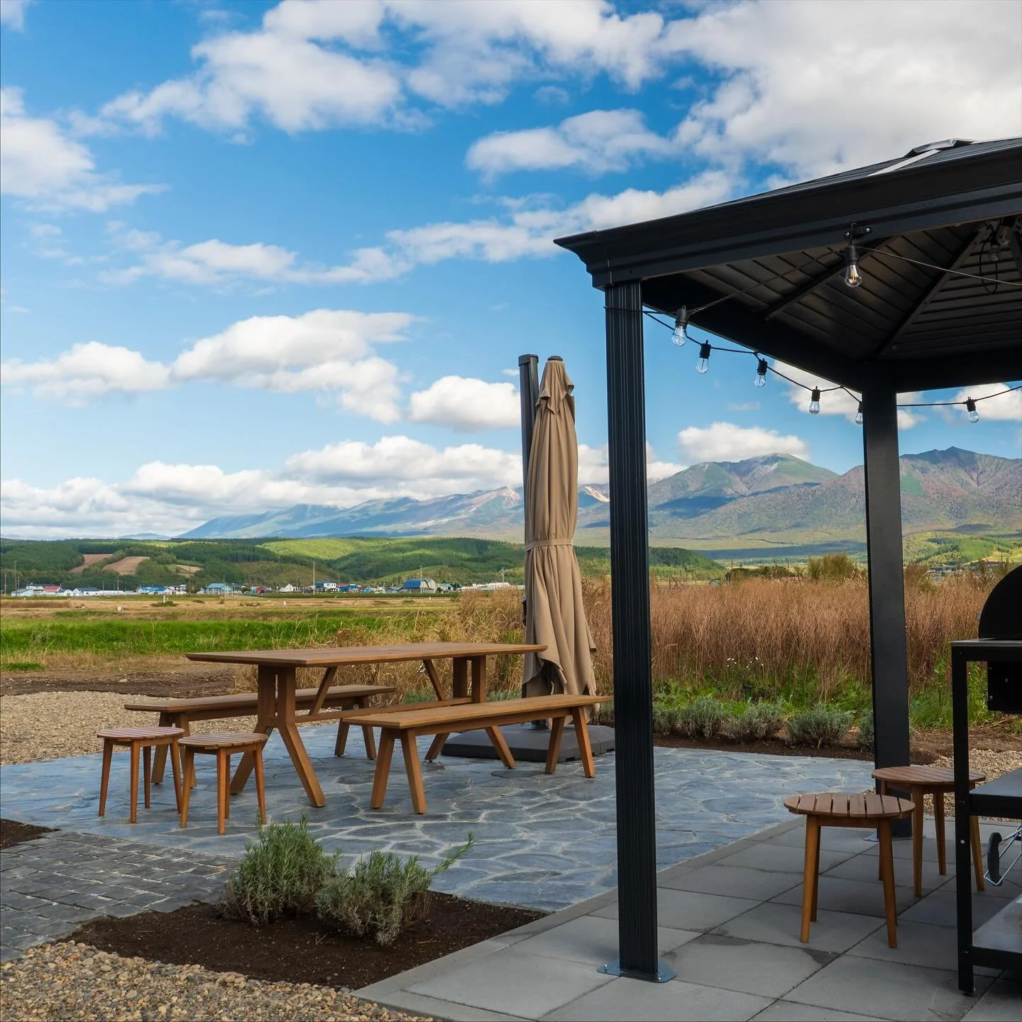 Autumn feeling in Furano.
富良野の秋の気配。

#Furano #AutumnInHokkaido #YugenRetreats #HokkaidoTravel #JapanNature #FallColors
#富良野 #北海道の秋 #幽玄リトリーツ #北海道旅行 #日本の自然 #紅葉