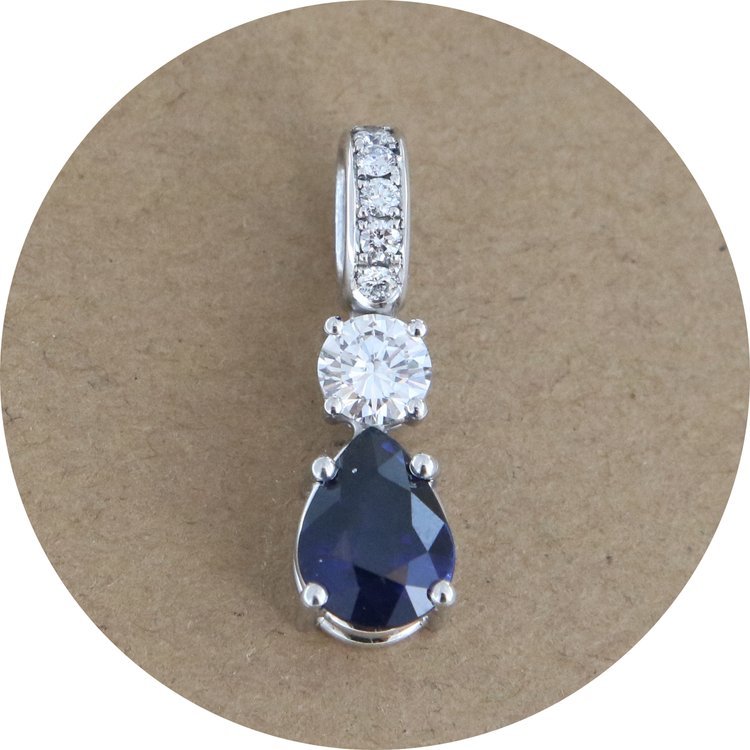 Anhänger in Weissgold mit Saphir und Brillanten