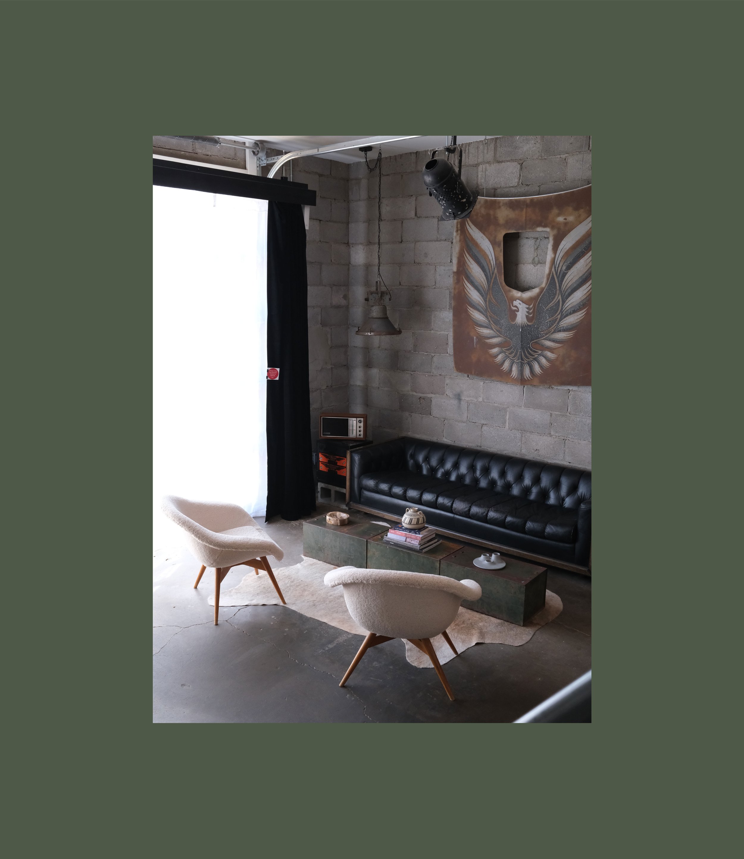 Commonwealth-Interior-Design-Marfa-Texas_Motel-Guest-Suite-Living.jpg