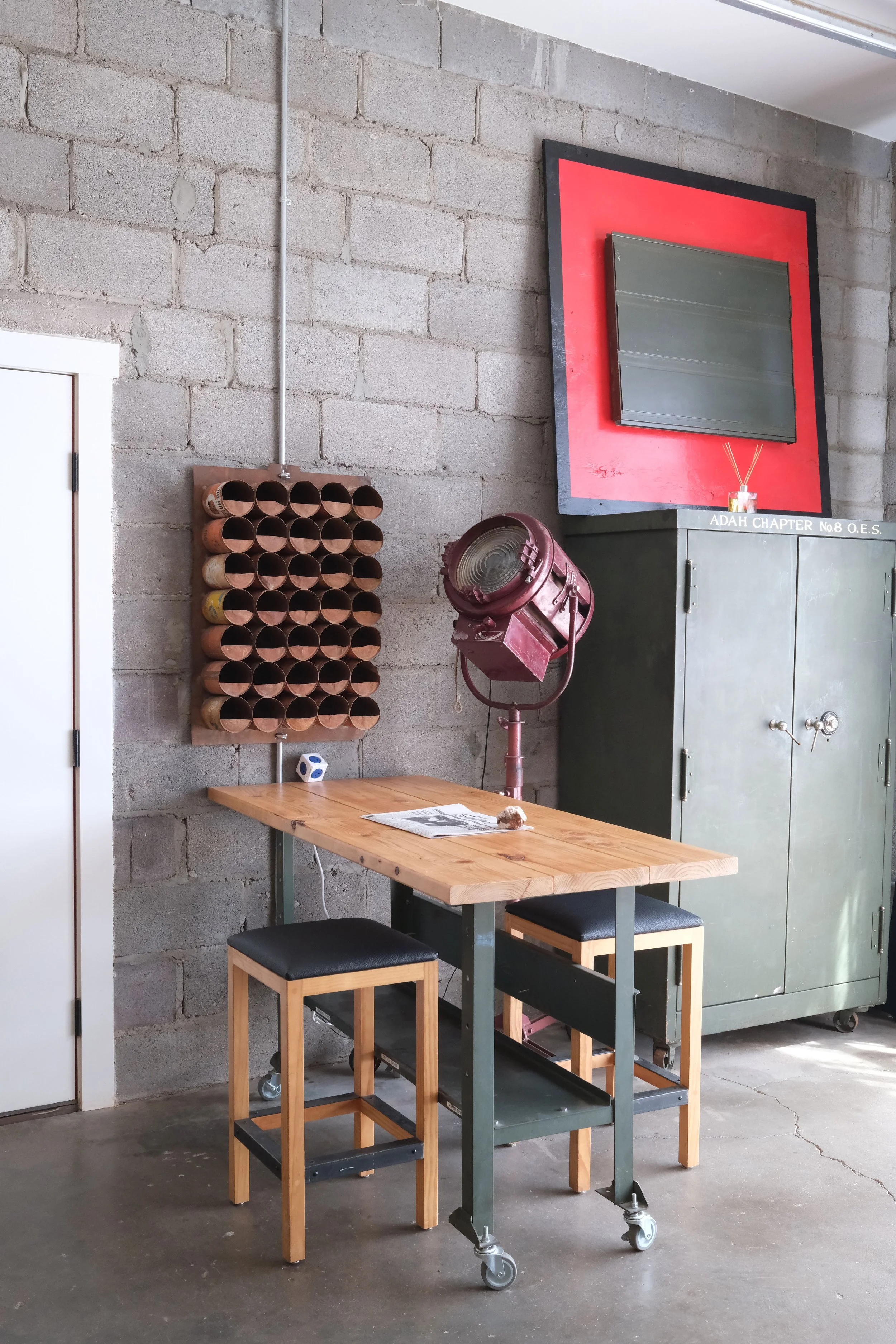 Commonwealth-Interior-Design-Marfa-Texas_Motel-Guest-Room-Dining.jpg