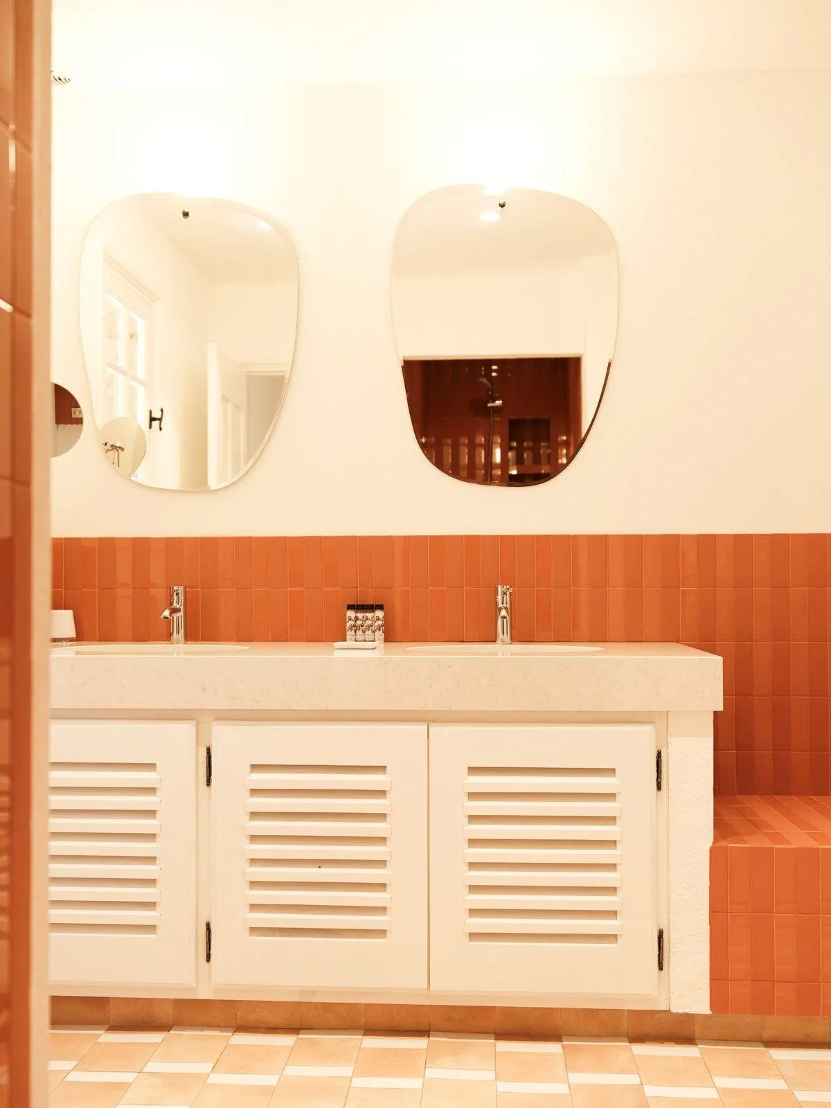 Chambre - Salle de bain - Hôtel - Authentique - Rénovation - Saint Tropez