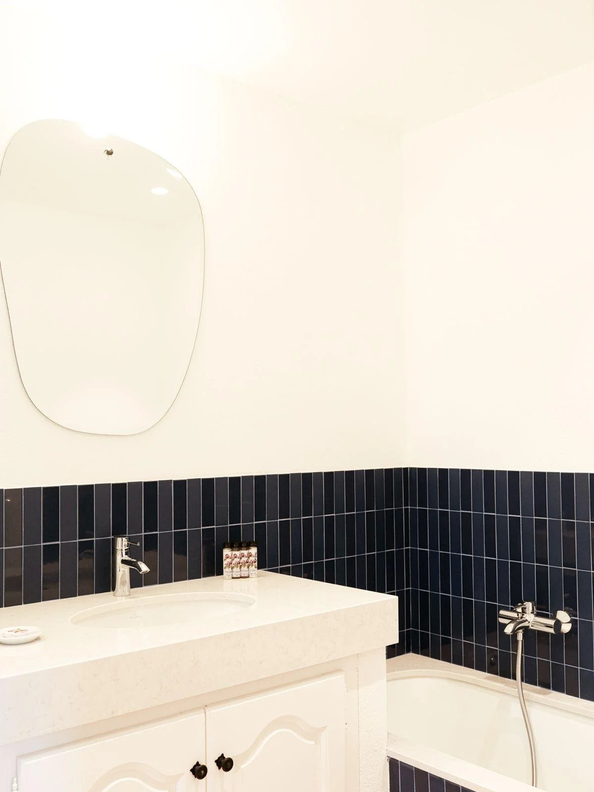 Chambre - Salle de bain - Hôtel - Authentique - Rénovation - Saint Tropez
