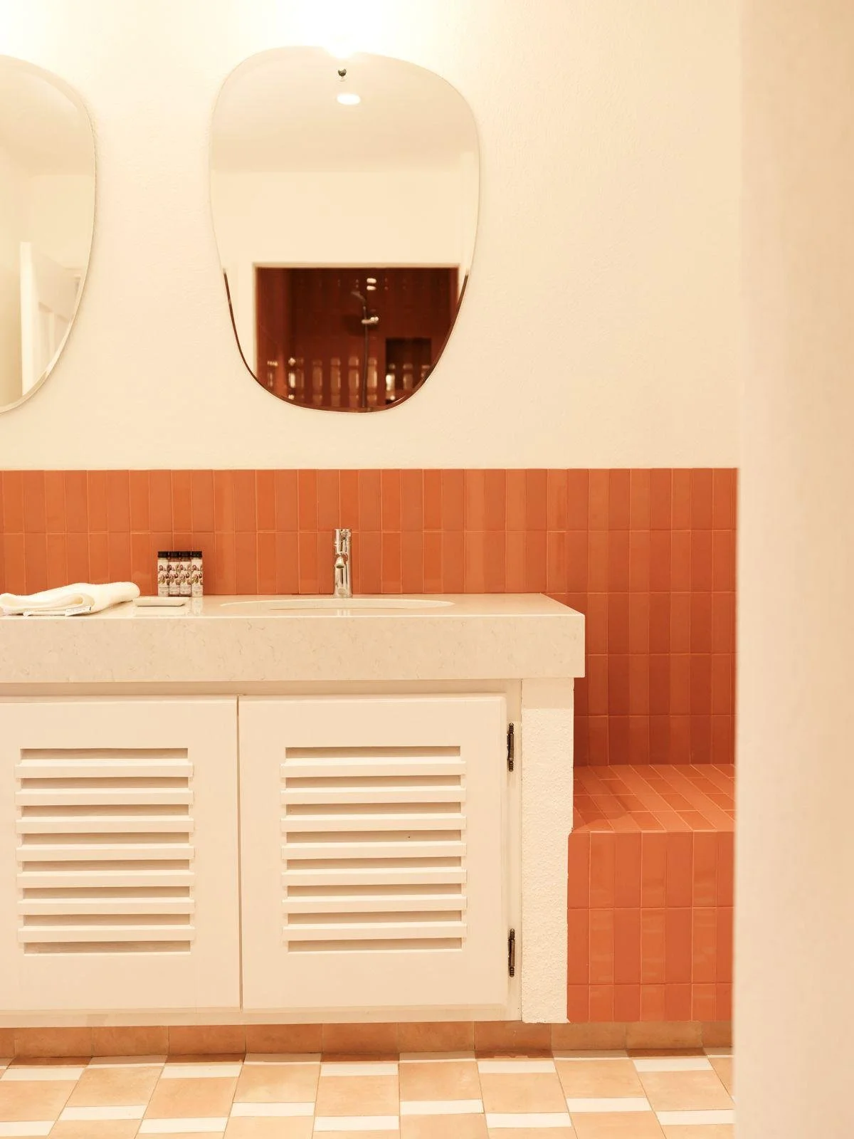 Chambre - Salle de bain - Hôtel - Authentique - Rénovation - Saint Tropez
