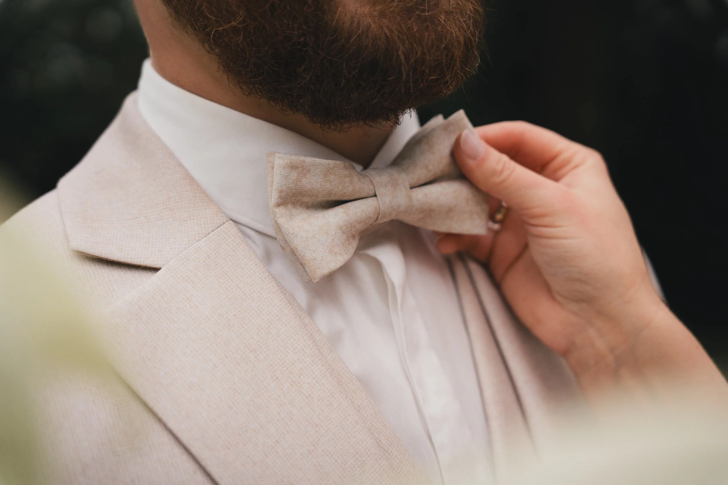 Detailaufnahme Hochzeitsanzug auf einer Hochzeit in Gießen