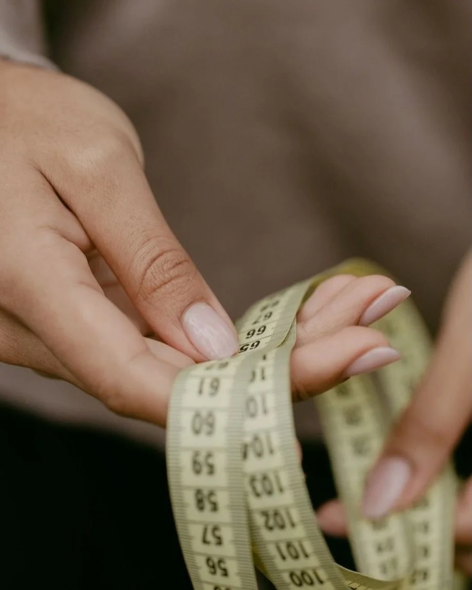 There are a few simple numbers that can tell you a lot about your heart health.

Many people only think about cardiovascular disease when symptoms appear, but risk often develops gradually over time.

Some of the most informative markers include:

&b