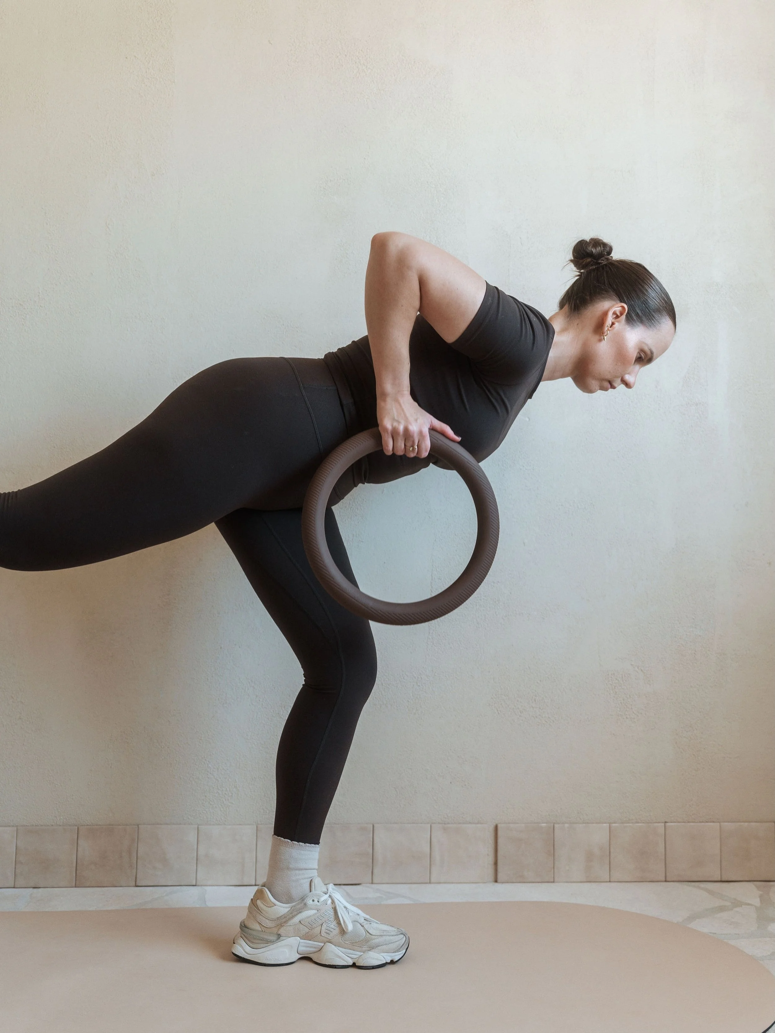 When people think of hypermobility, they often picture someone doing the splits or bending their thumb back to their wrist.

What is talked about less often are the symptoms that can accompany hypermobility for some individuals.

These may include:
&