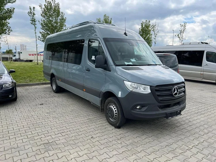 19 Seater Minibus